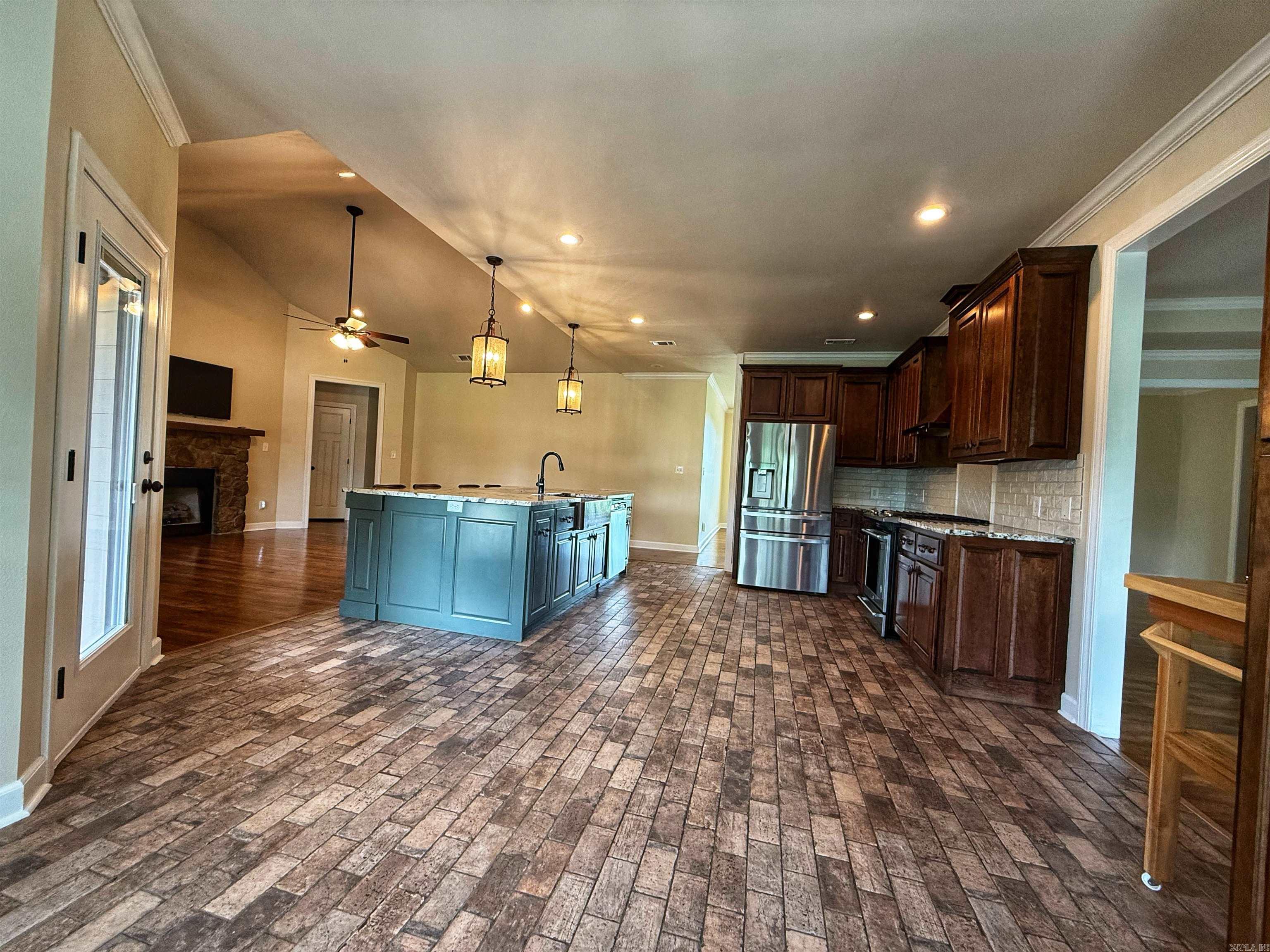 70 Gates  Batesville, AR