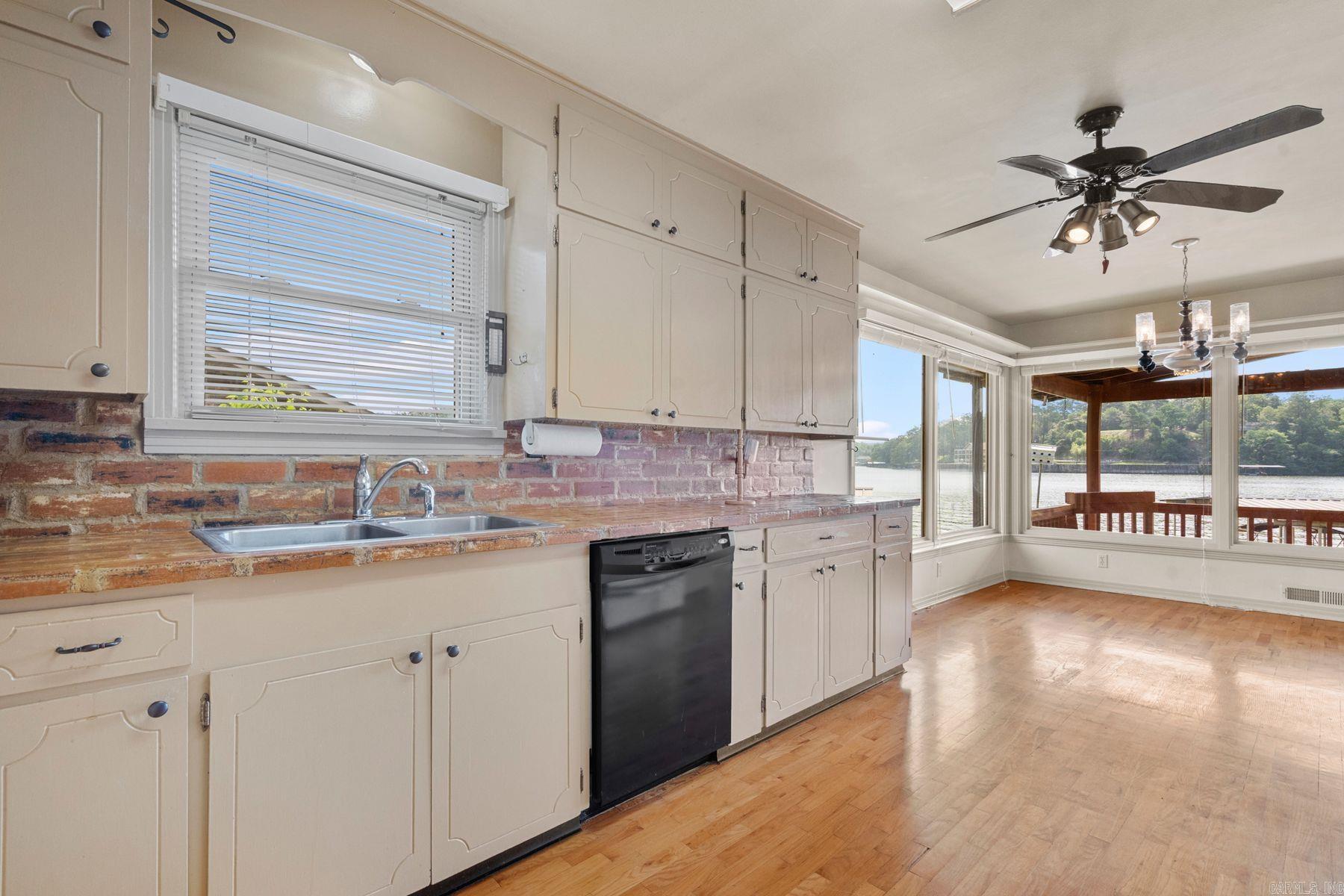 218 McDonald Loop  Hot Springs, AR