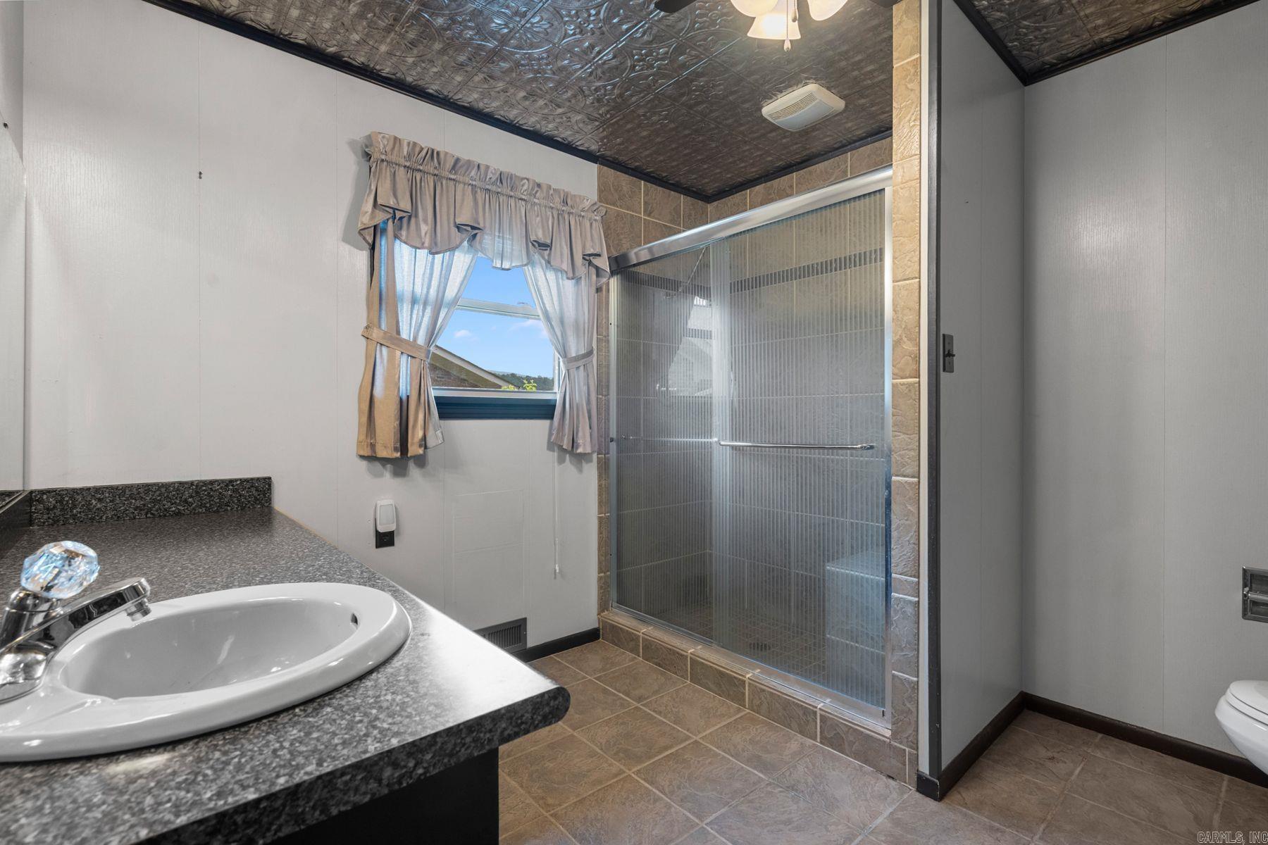 218 McDonald Loop  Hot Springs, AR