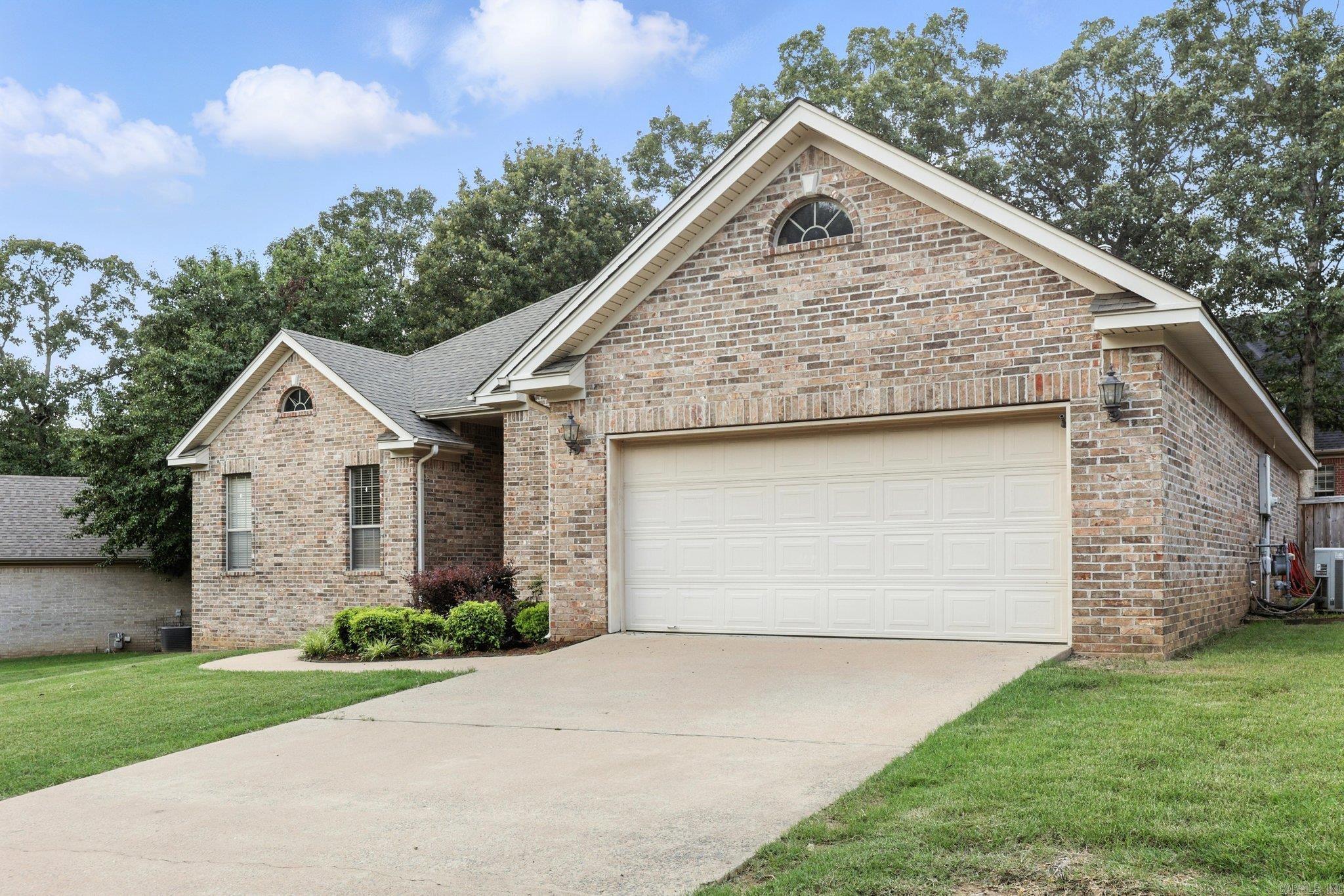 7328 W Ridge  Sherwood, AR
