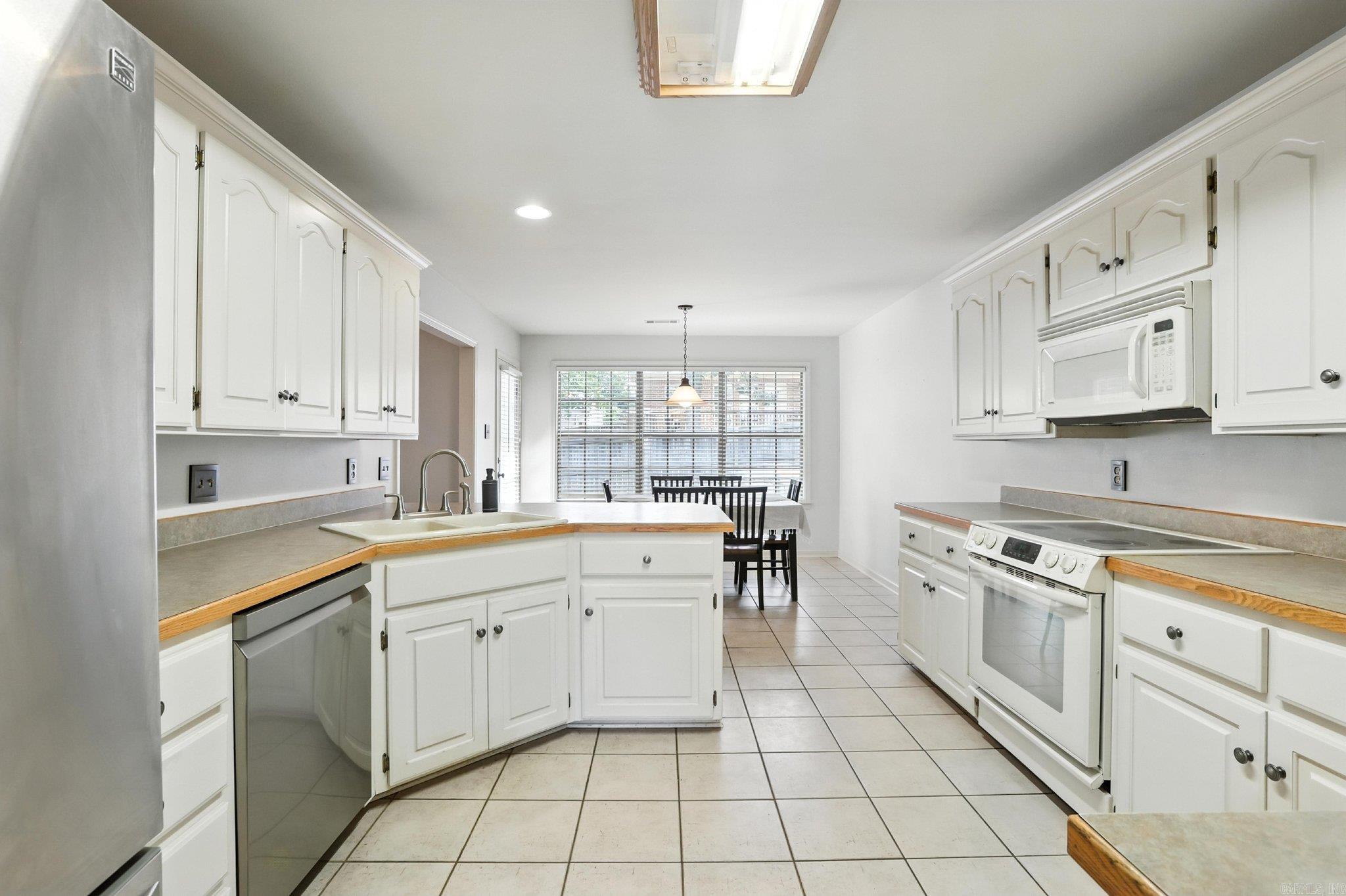 7328 W Ridge  Sherwood, AR