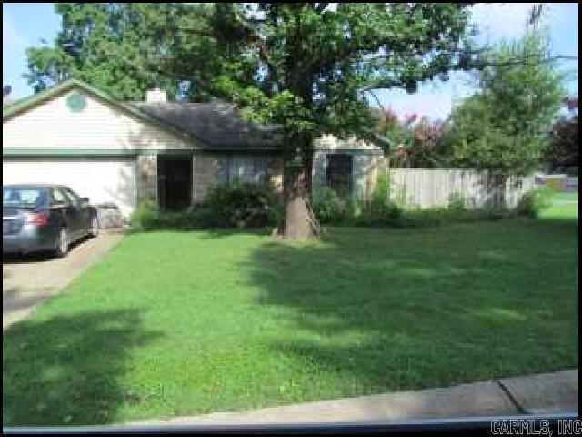 802 Lindy Cove