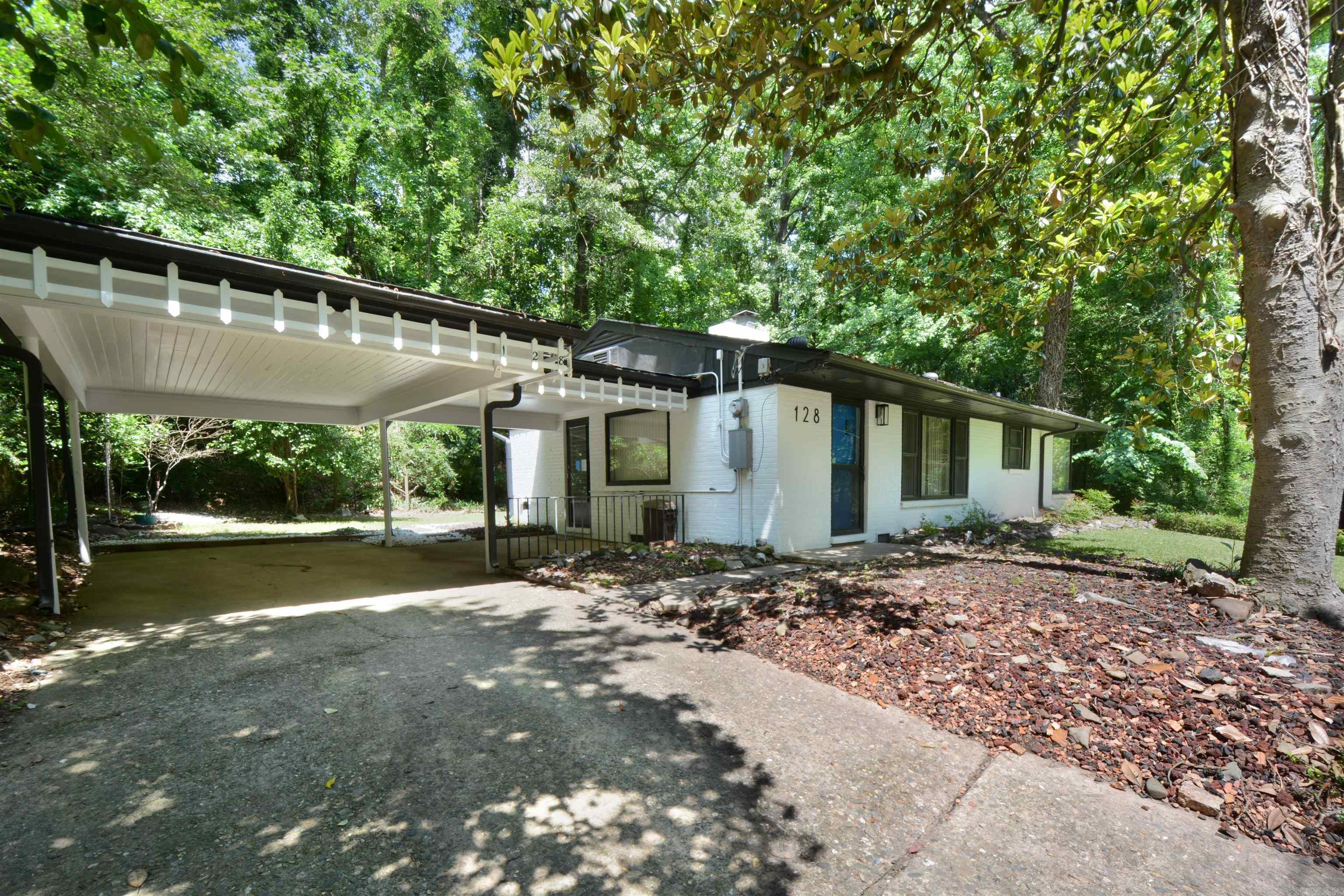 128 COVE  Hot Springs, AR