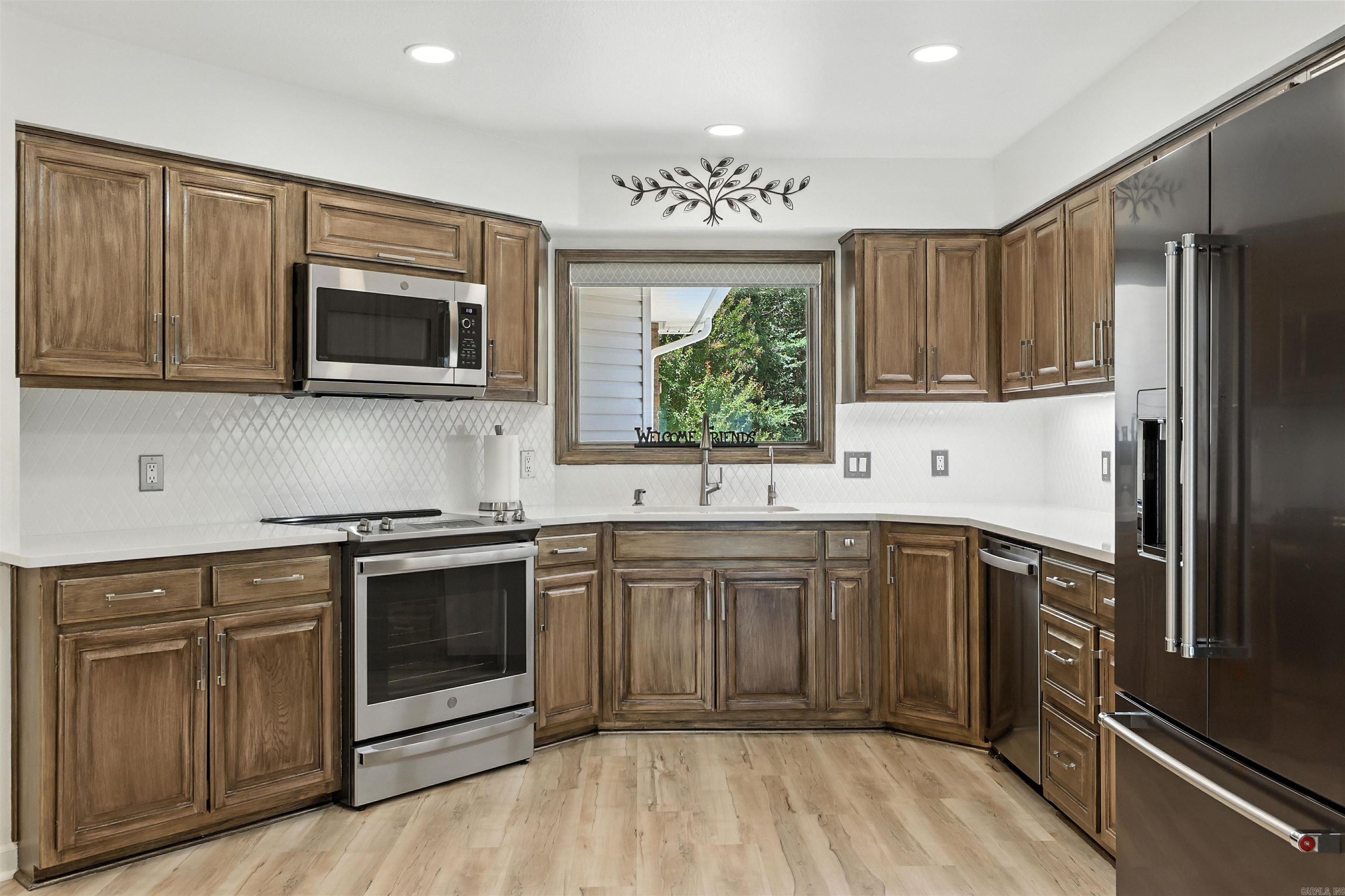 1 Penaranda Lane Hot Springs Village, AR 71909