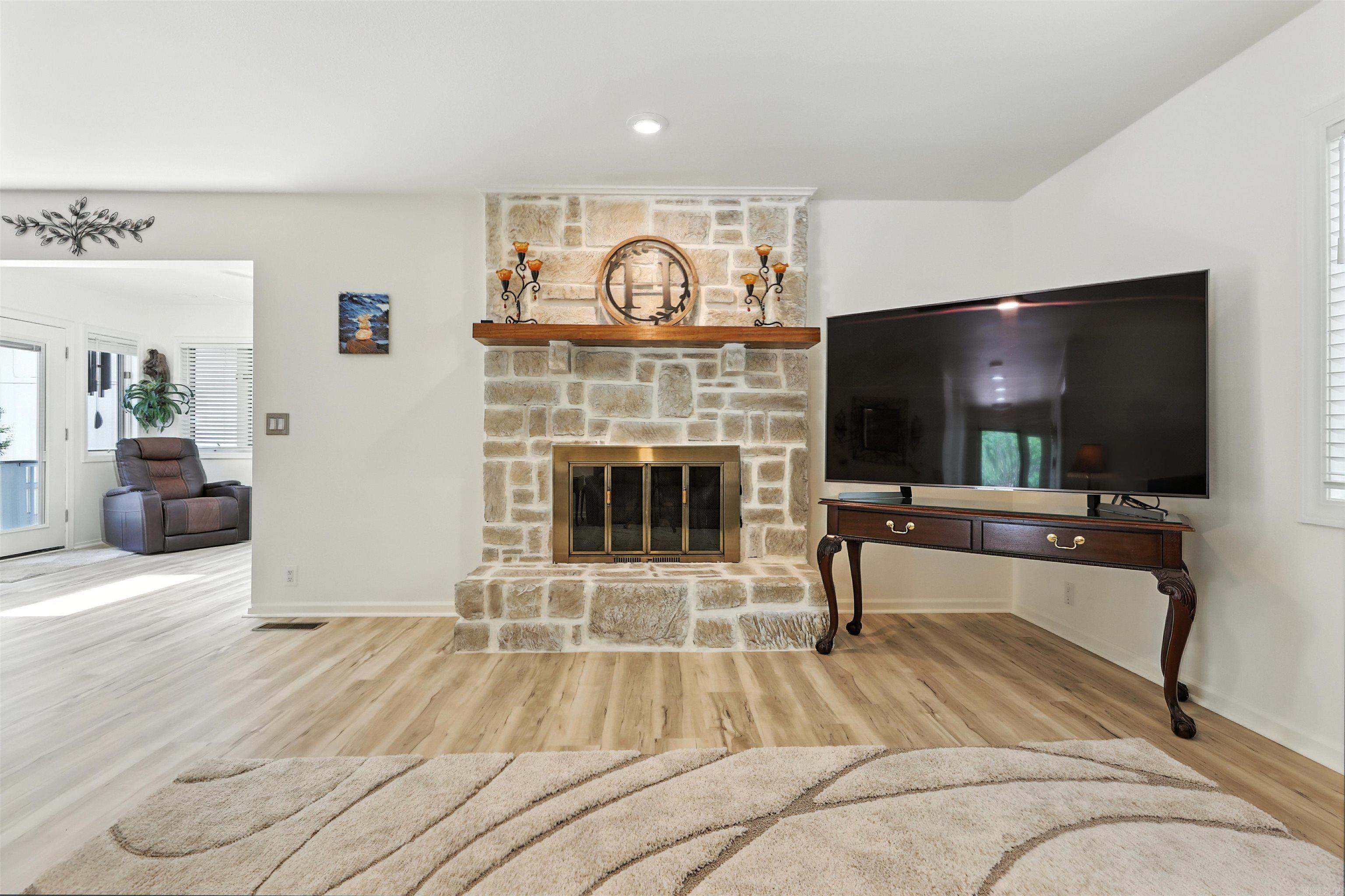 1 Penaranda  Hot Springs Village, AR