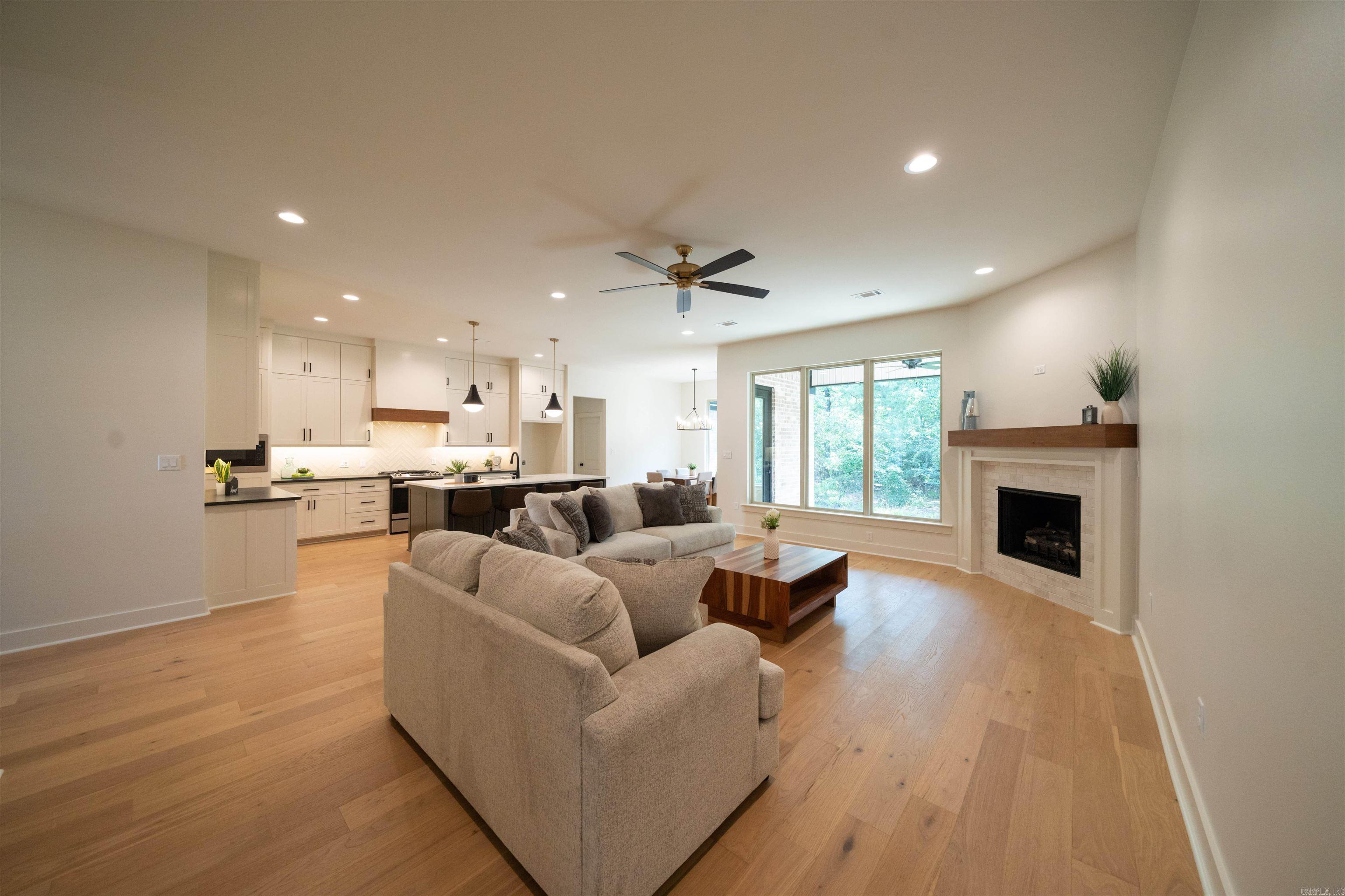 15112 Matterhorn  Maumelle, AR