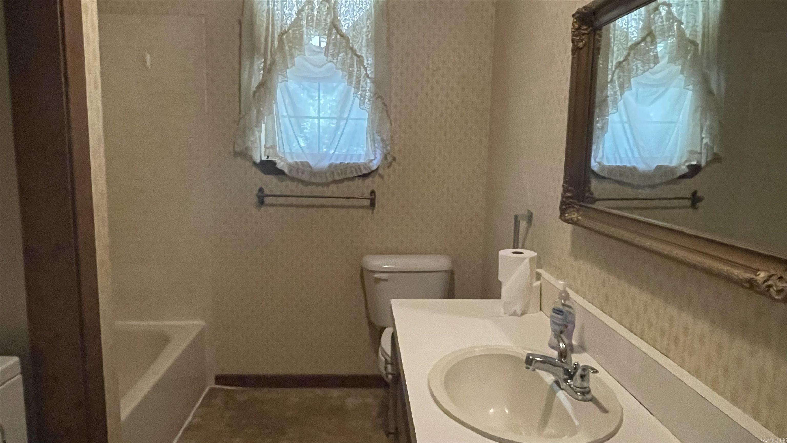 1909 Fernwood  Benton, AR