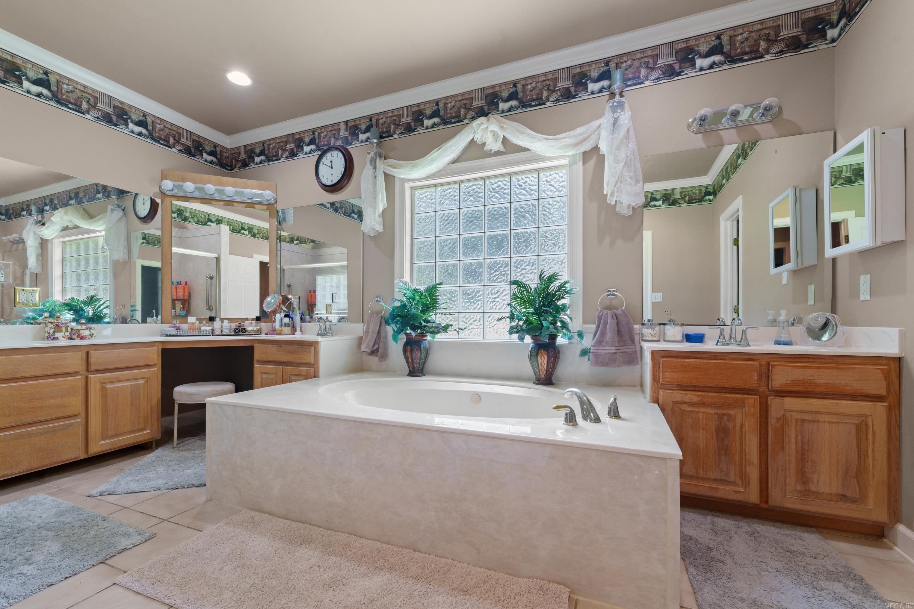 21237 Dogwood Maple Creek  Hensley, AR