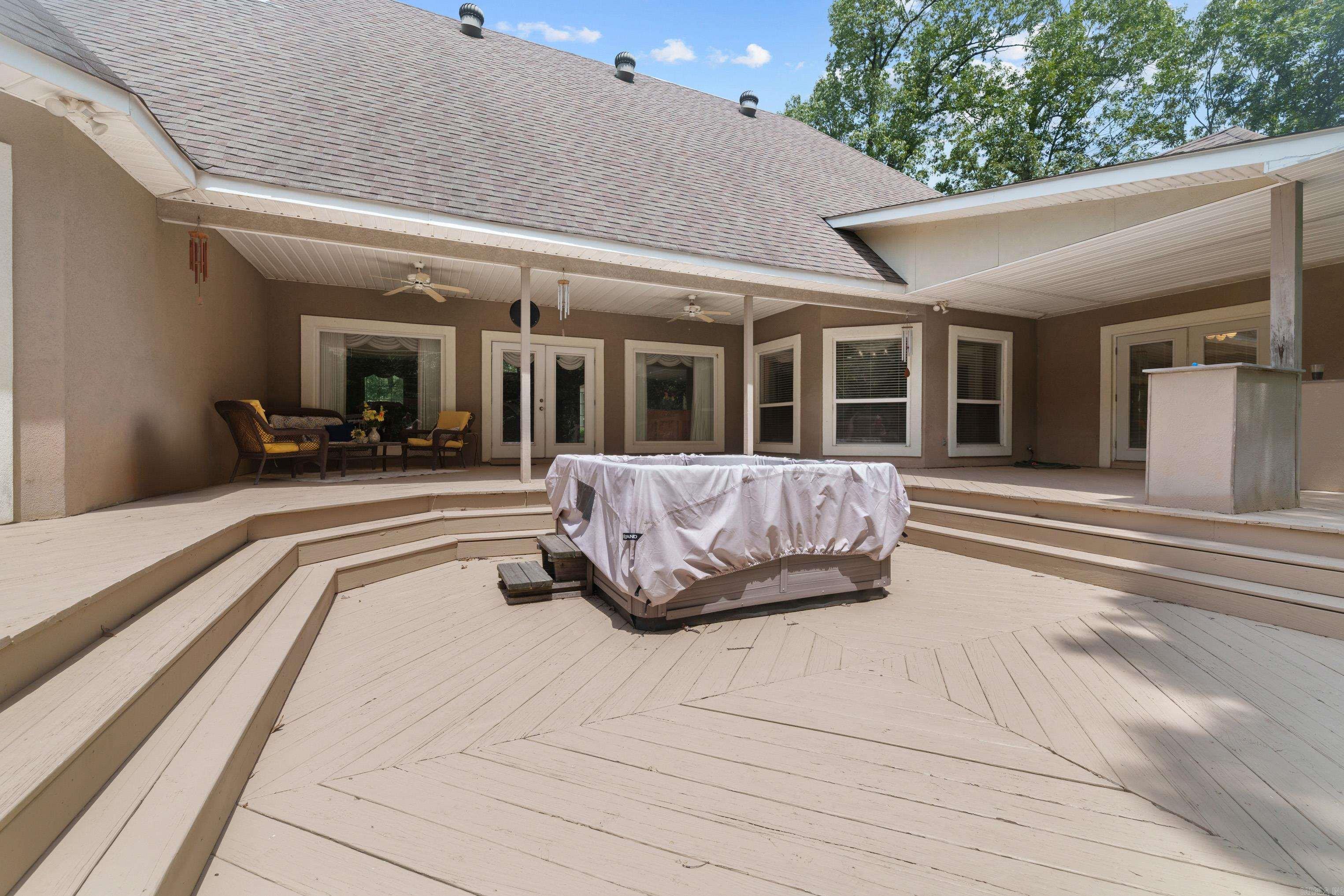 21237 Dogwood Maple Creek  Hensley, AR