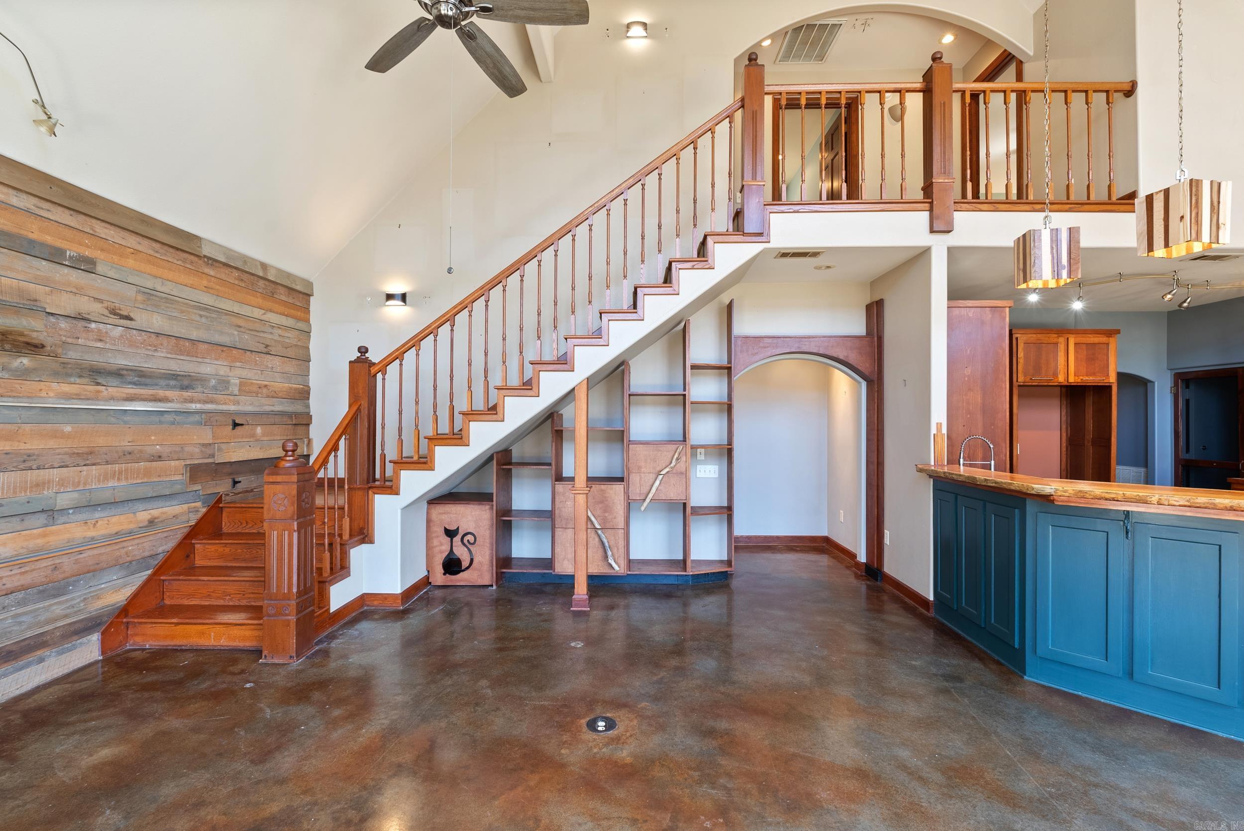 32 Cove Chapel  Springfield, AR