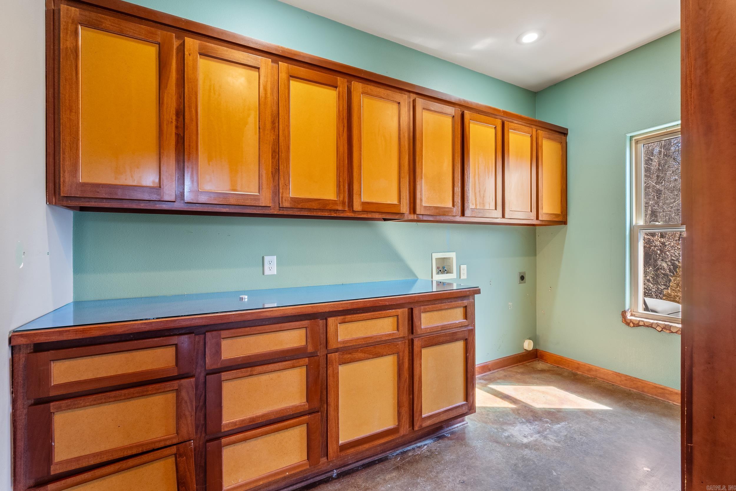 32 Cove Chapel  Springfield, AR