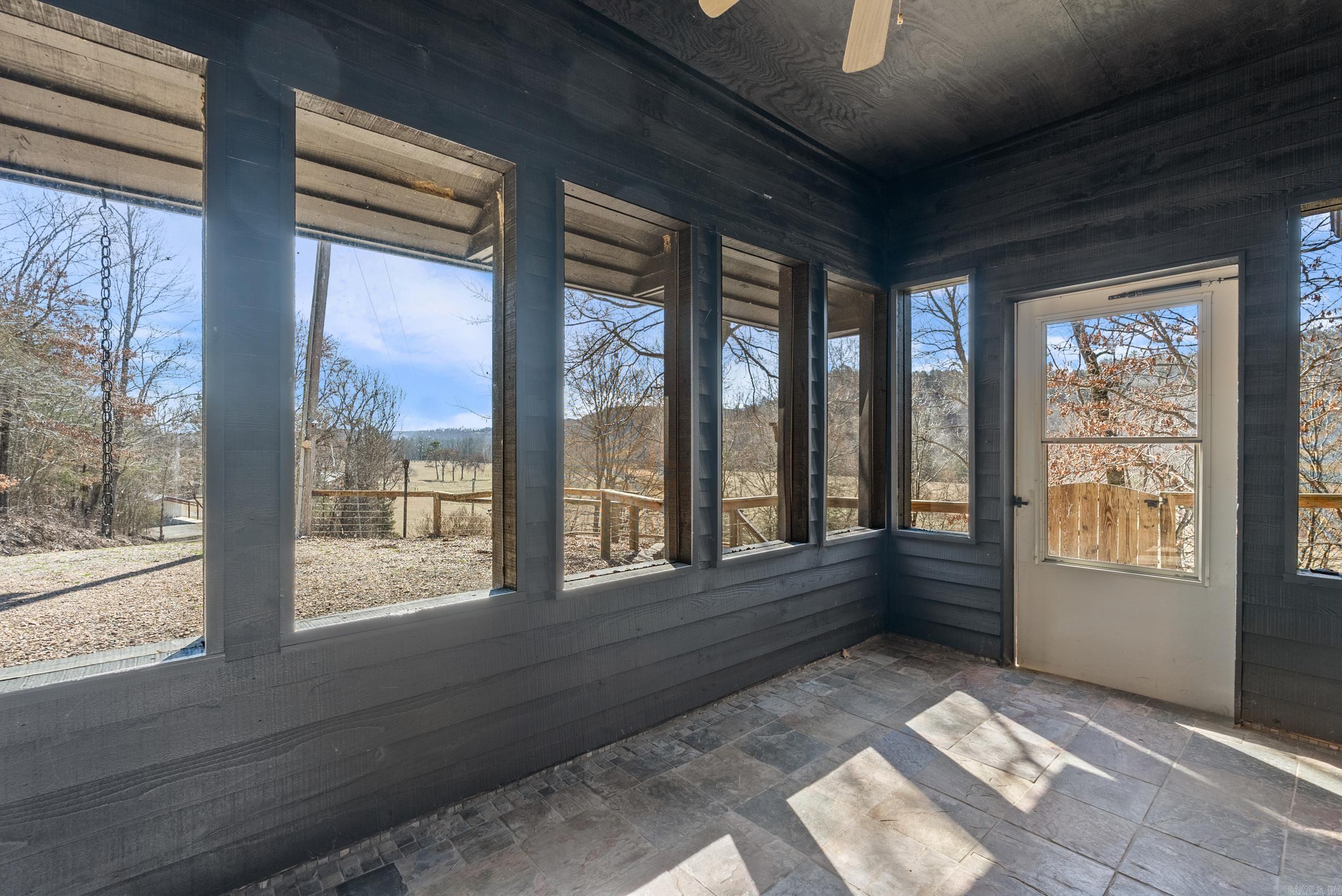 32 Cove Chapel  Springfield, AR