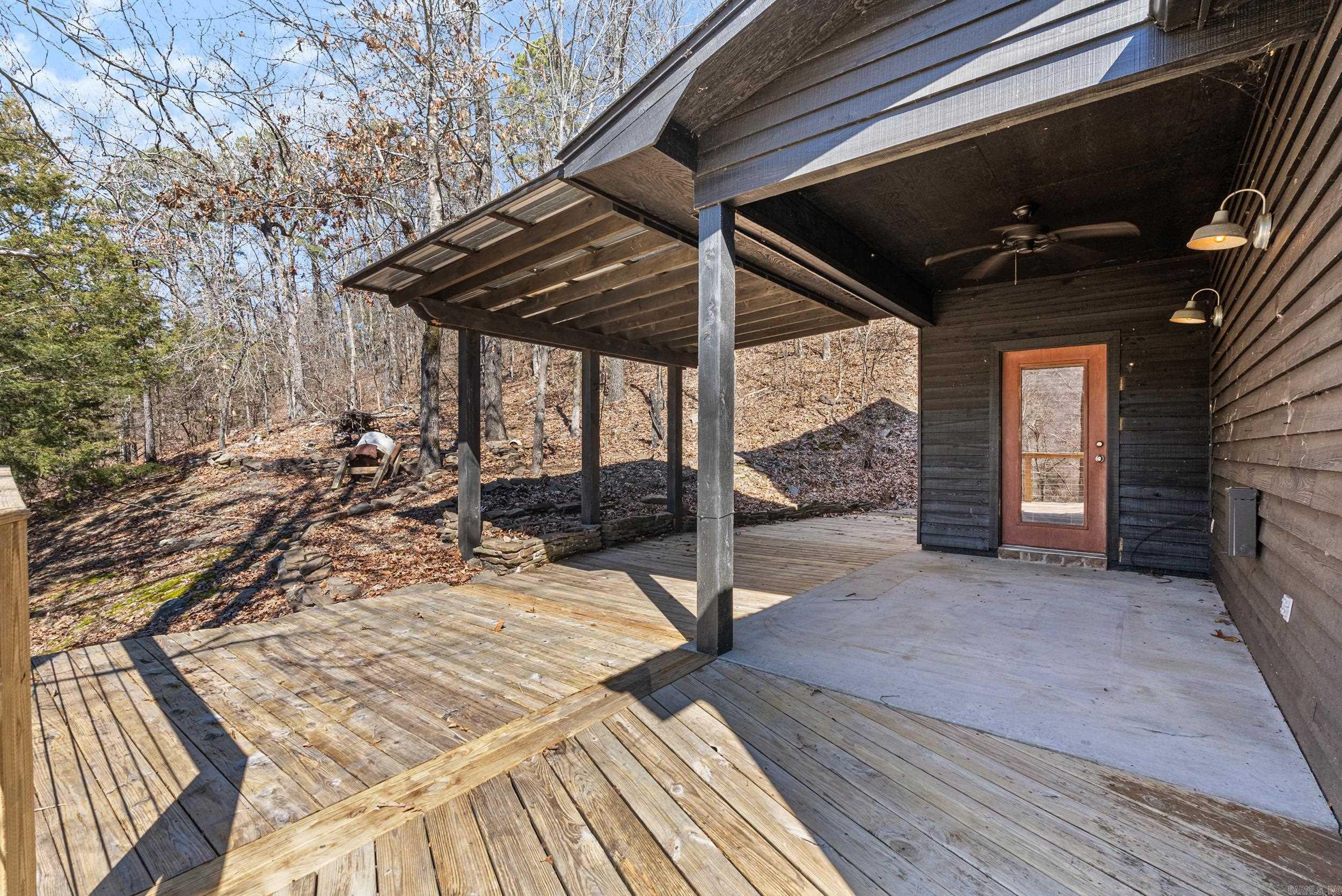 32 Cove Chapel  Springfield, AR