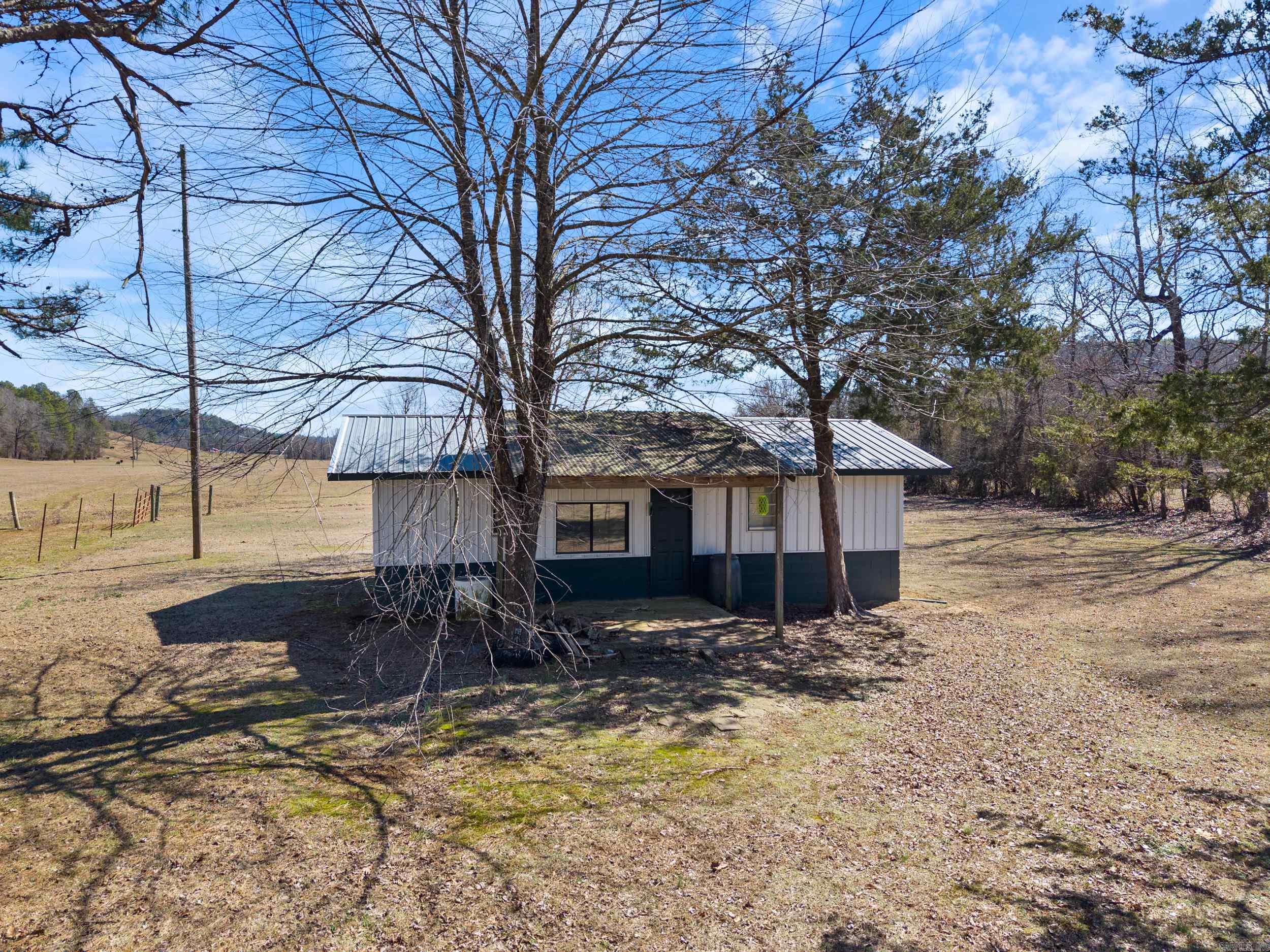 32 Cove Chapel  Springfield, AR