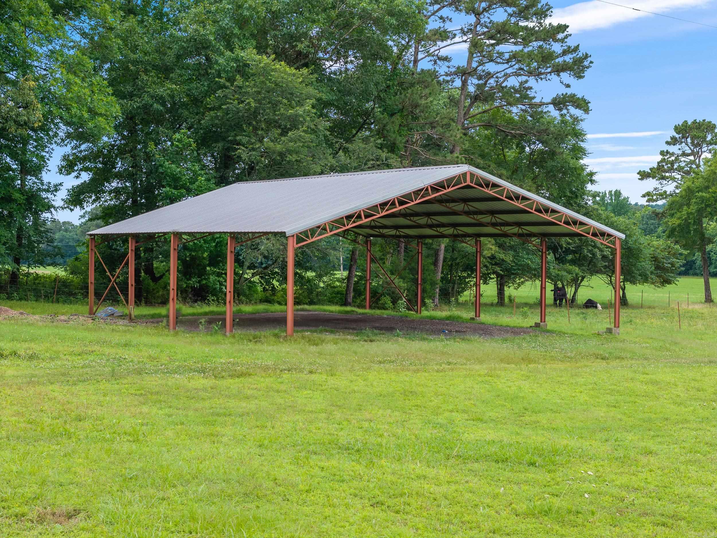 32 Cove Chapel  Springfield, AR