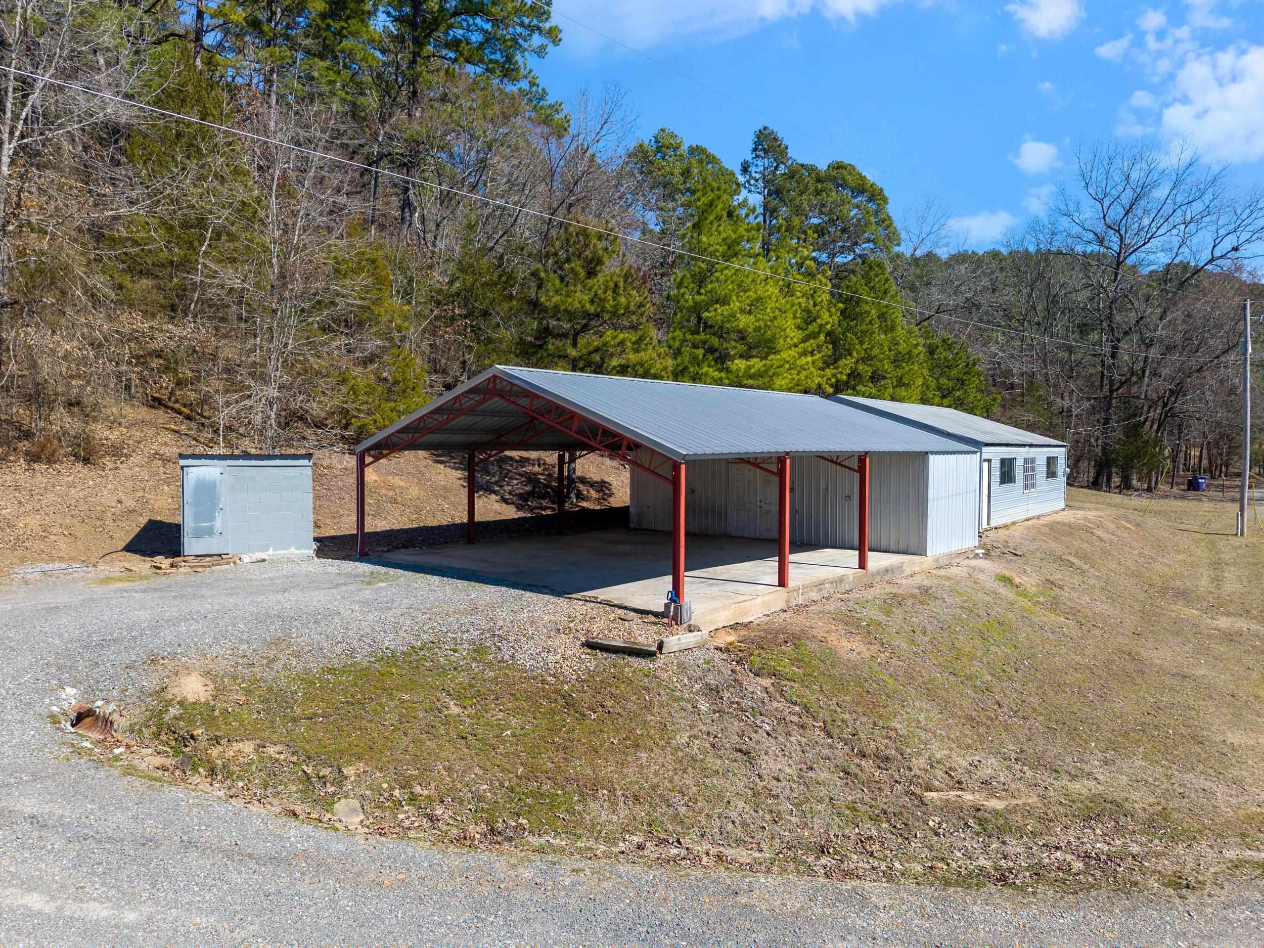 32 Cove Chapel  Springfield, AR