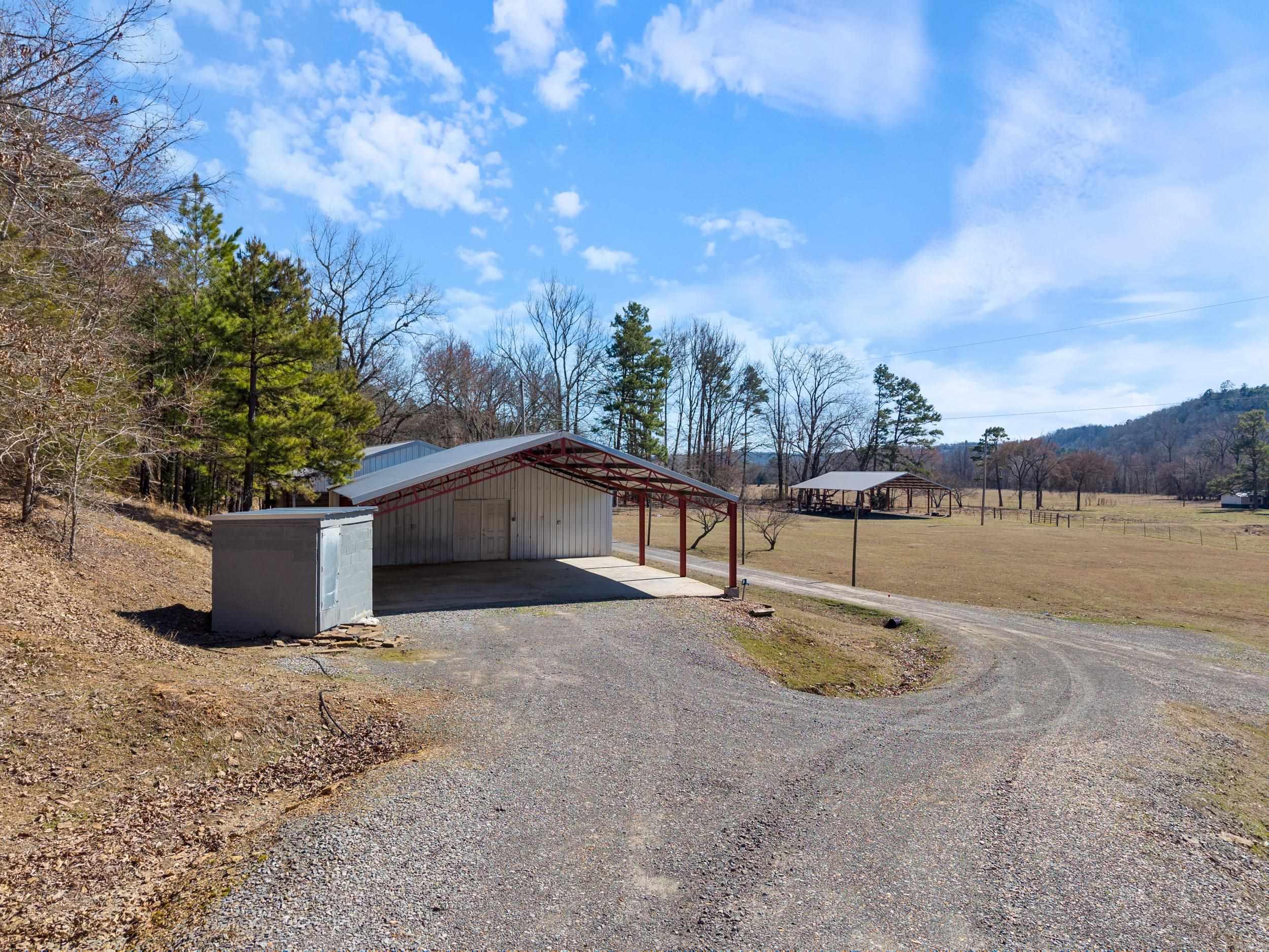 32 Cove Chapel  Springfield, AR