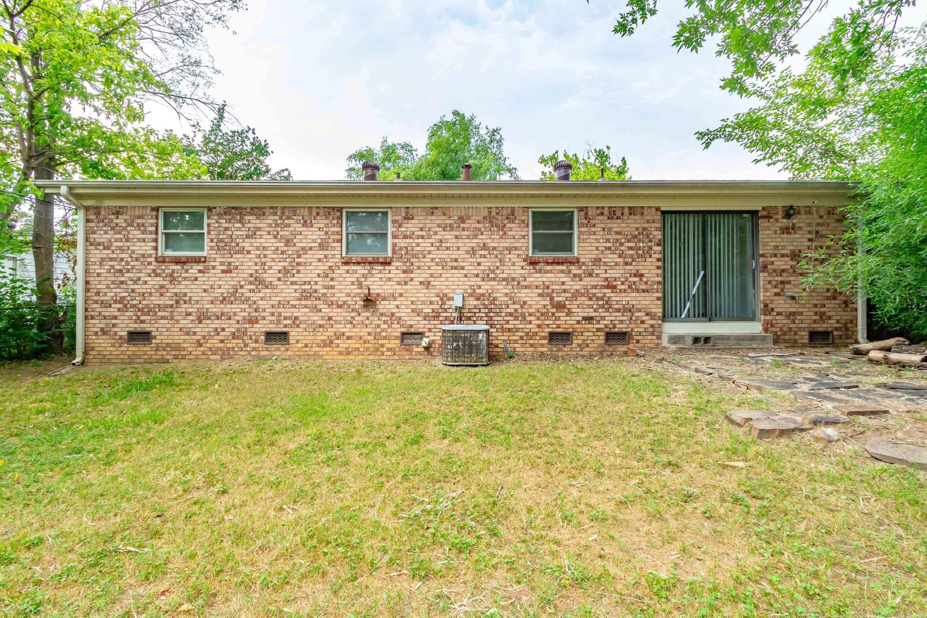 8120 N Claremont  Sherwood, AR