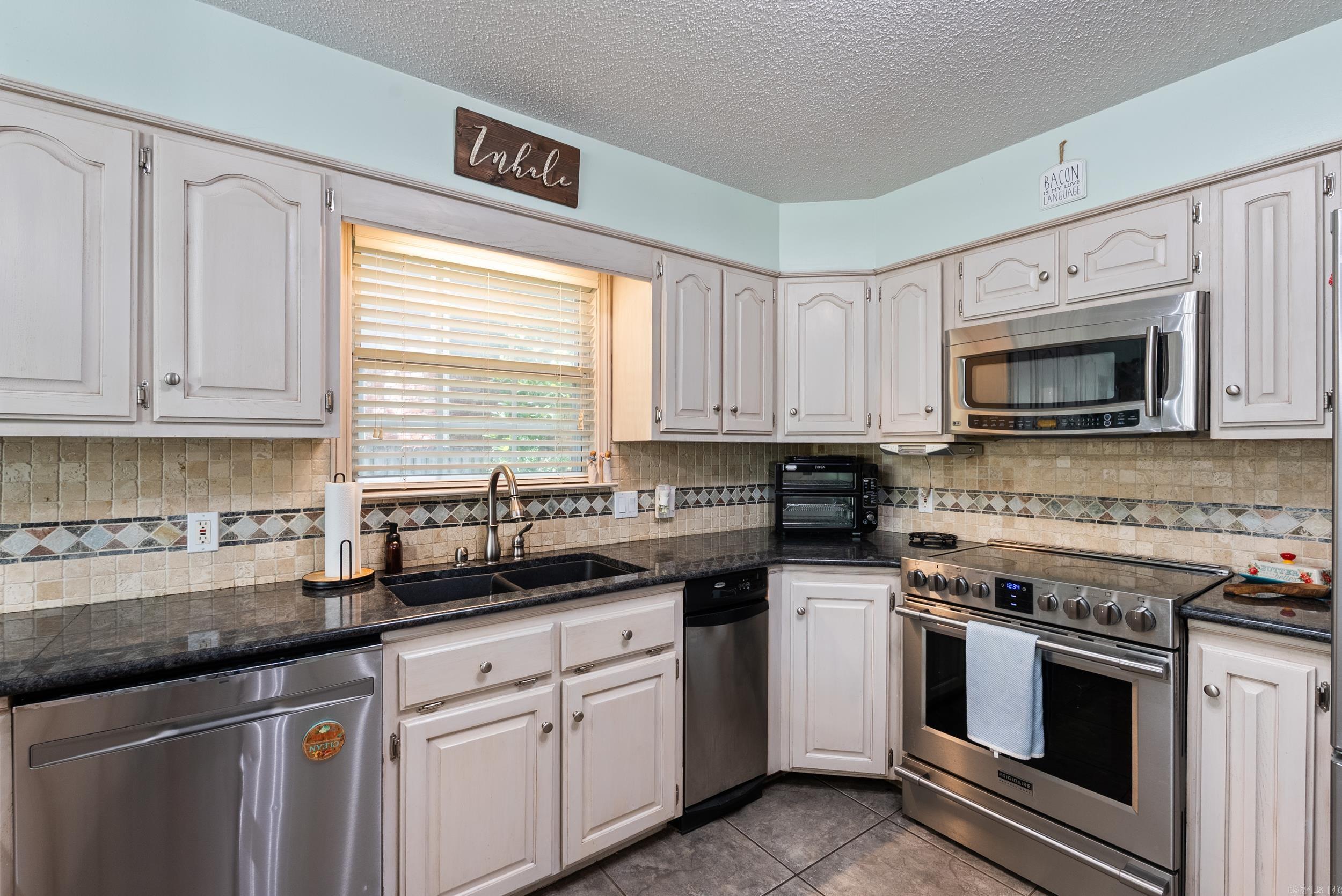 105 Little Creek  Sherwood, AR