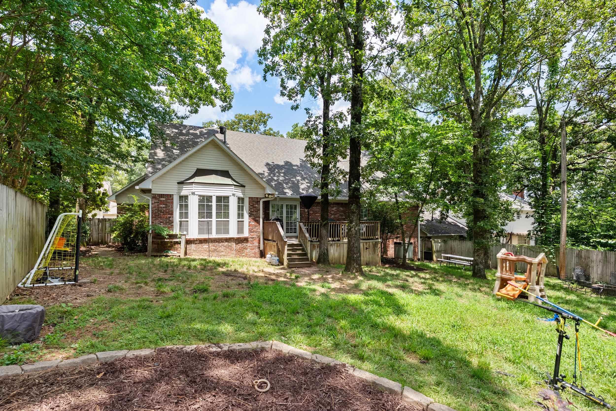 105 Little Creek  Sherwood, AR