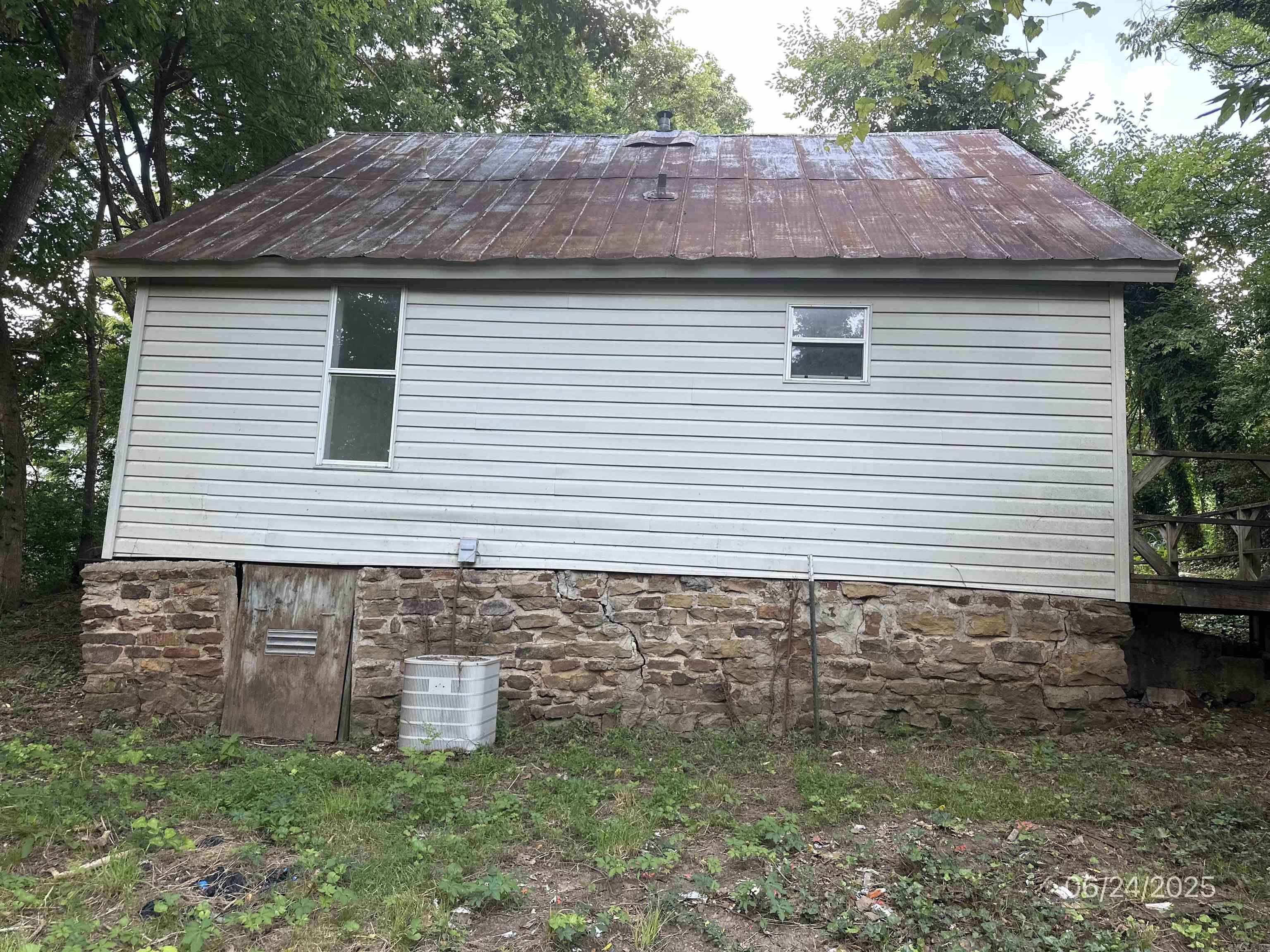 610 High  Leslie, AR