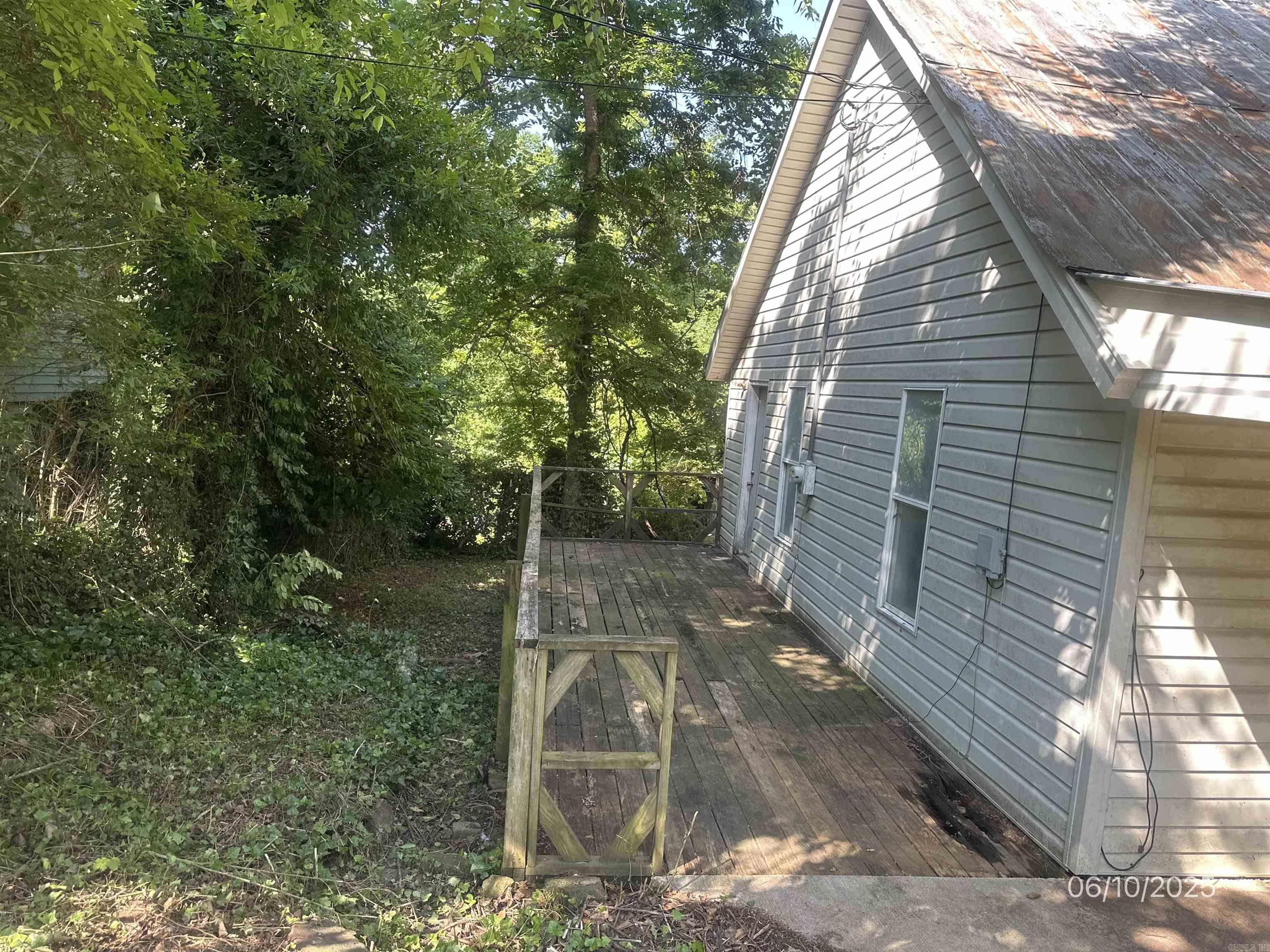 610 High  Leslie, AR
