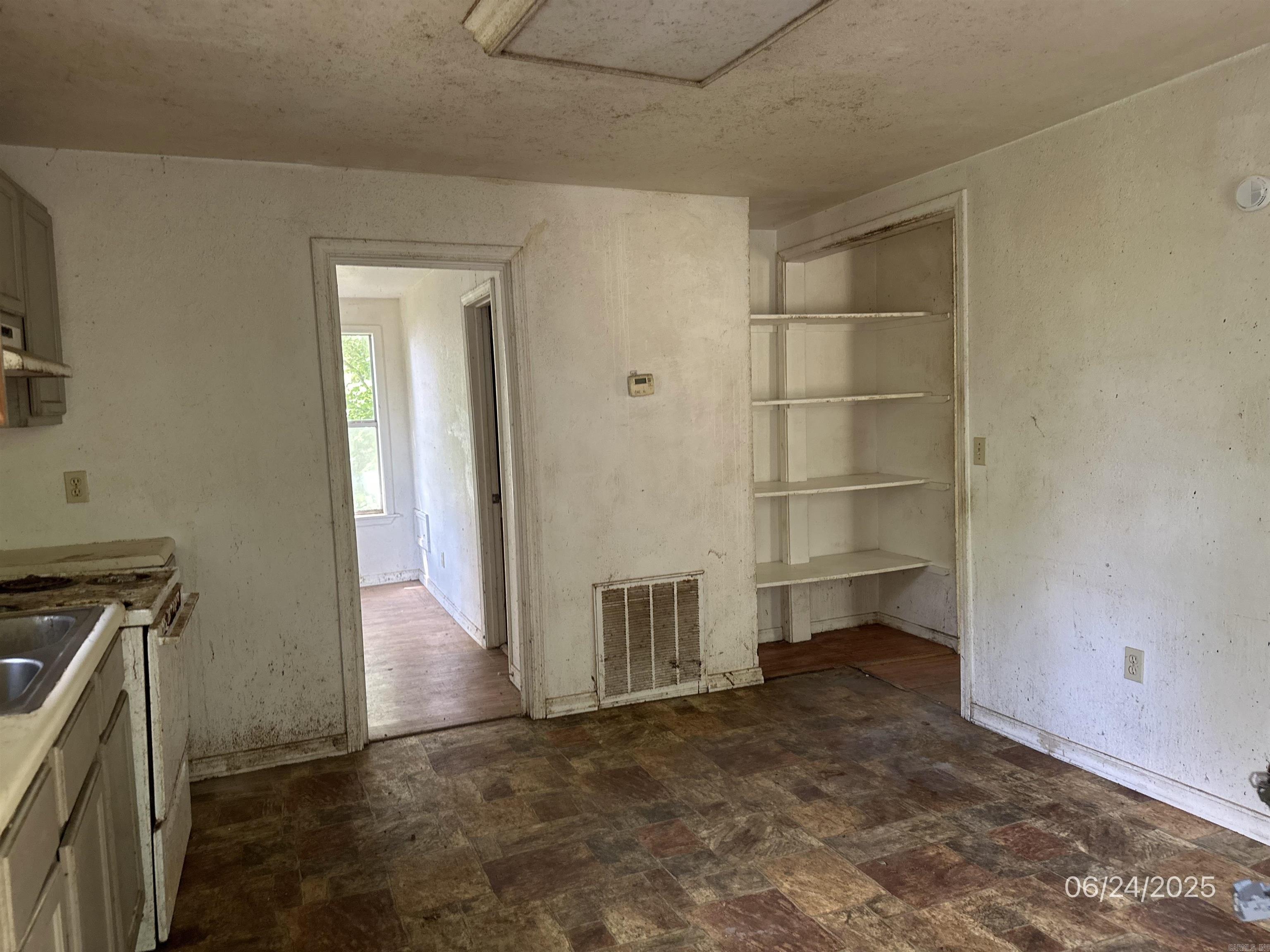 610 High  Leslie, AR