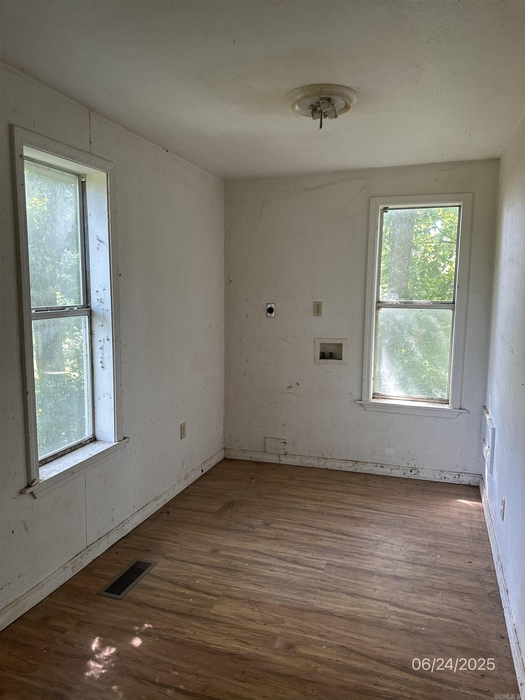 610 High  Leslie, AR