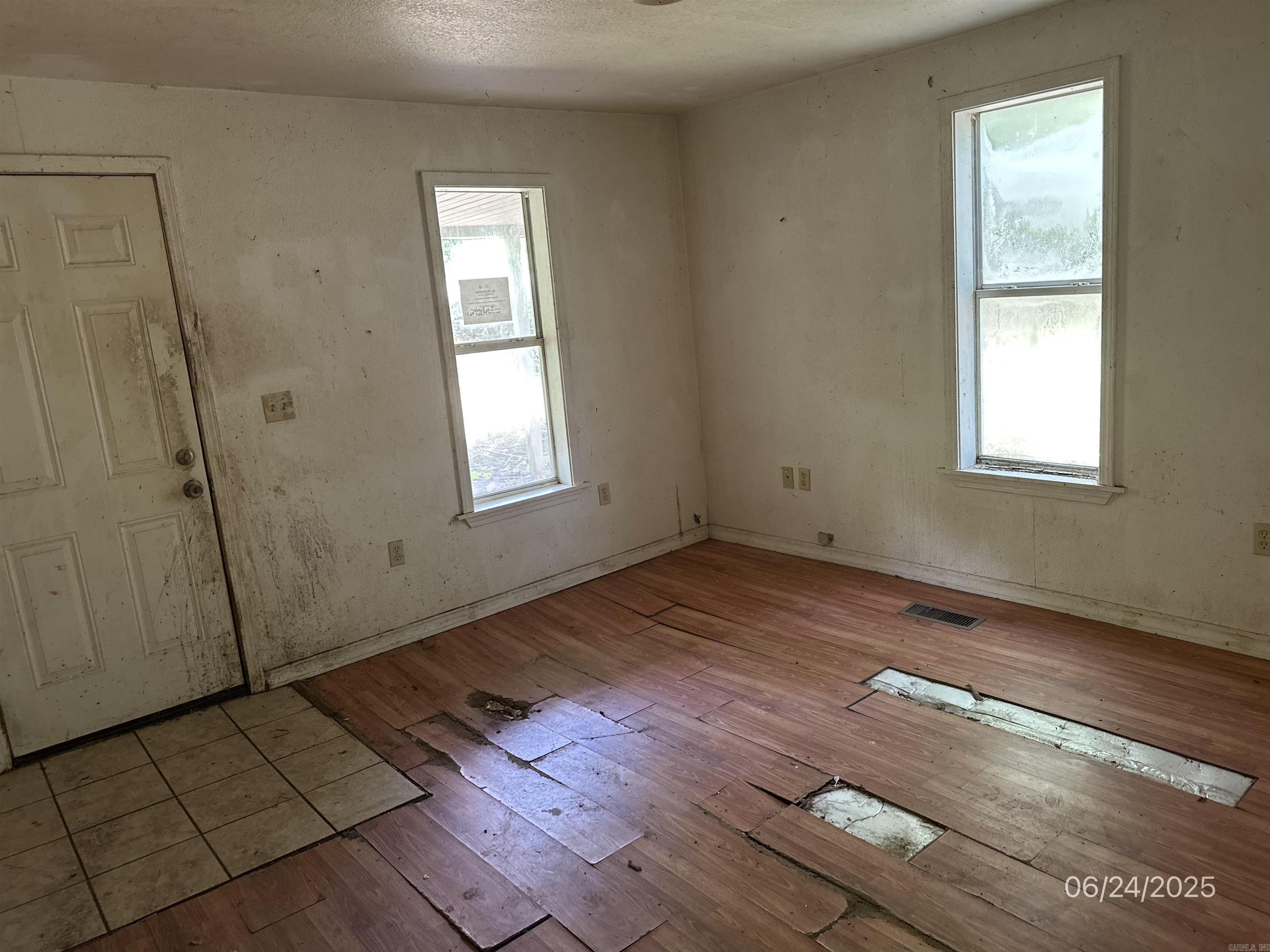 610 High  Leslie, AR