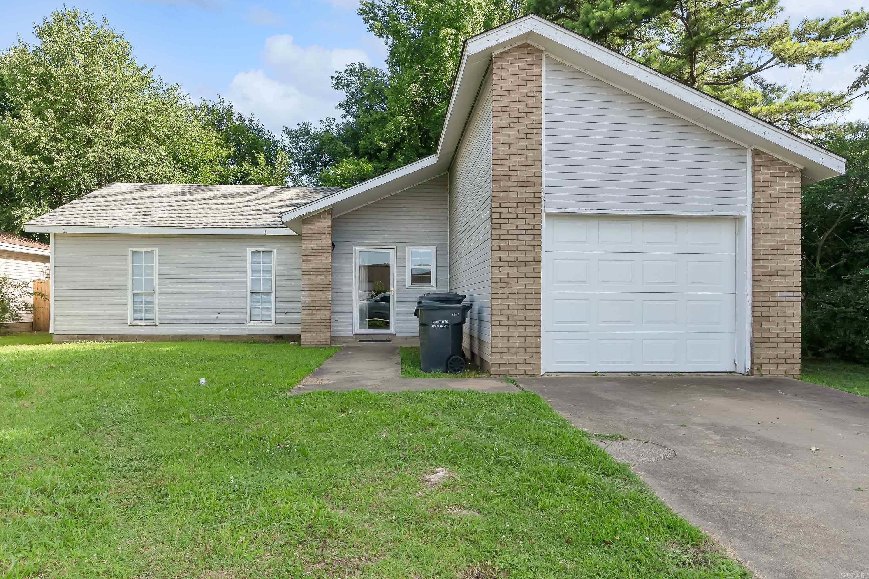 1607 W Washington  Jonesboro, AR