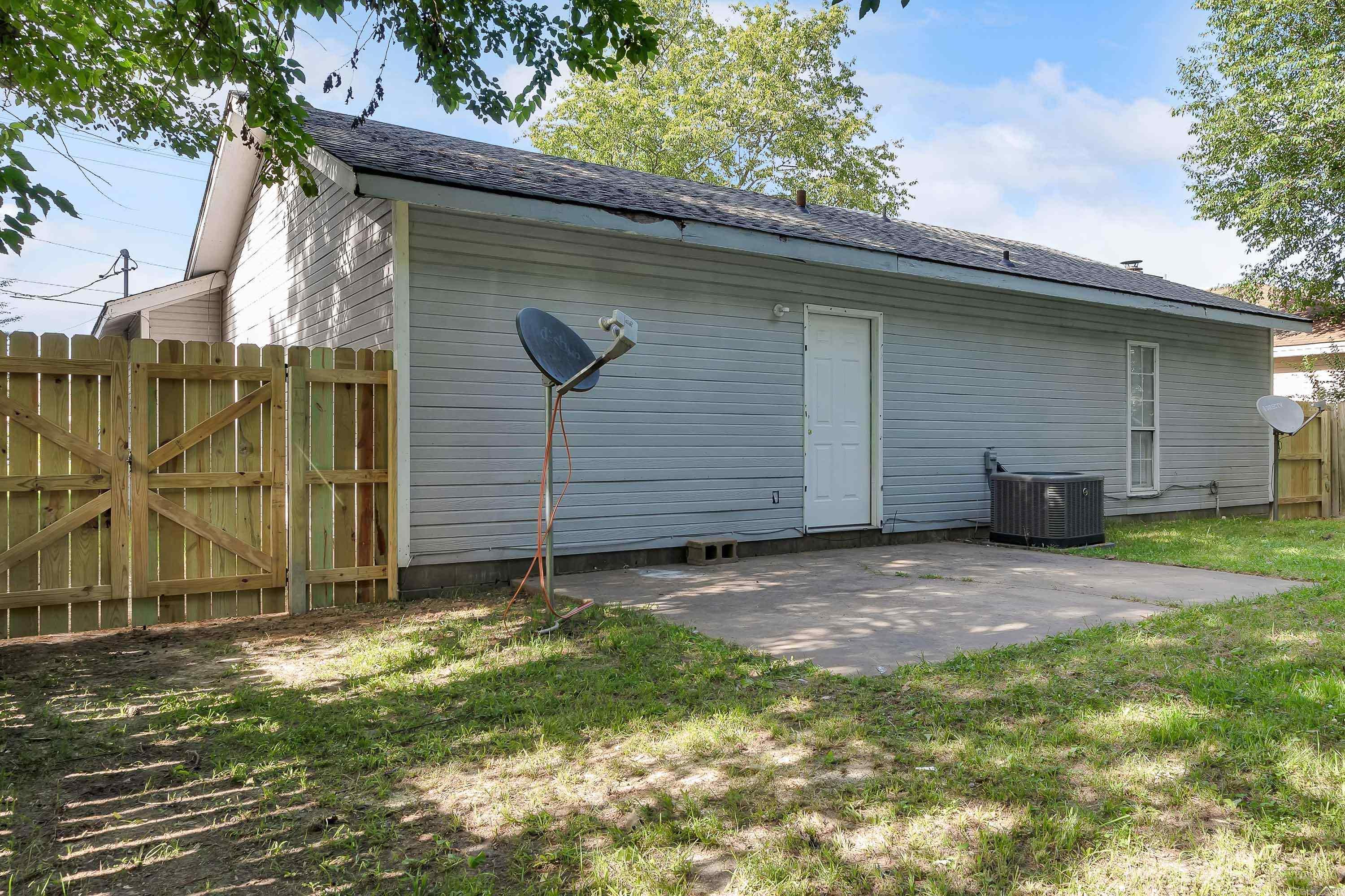 1607 W Washington  Jonesboro, AR