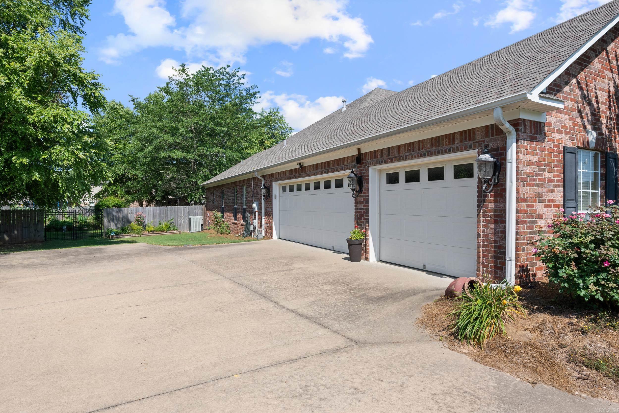 1305 Tolkien  Conway, AR