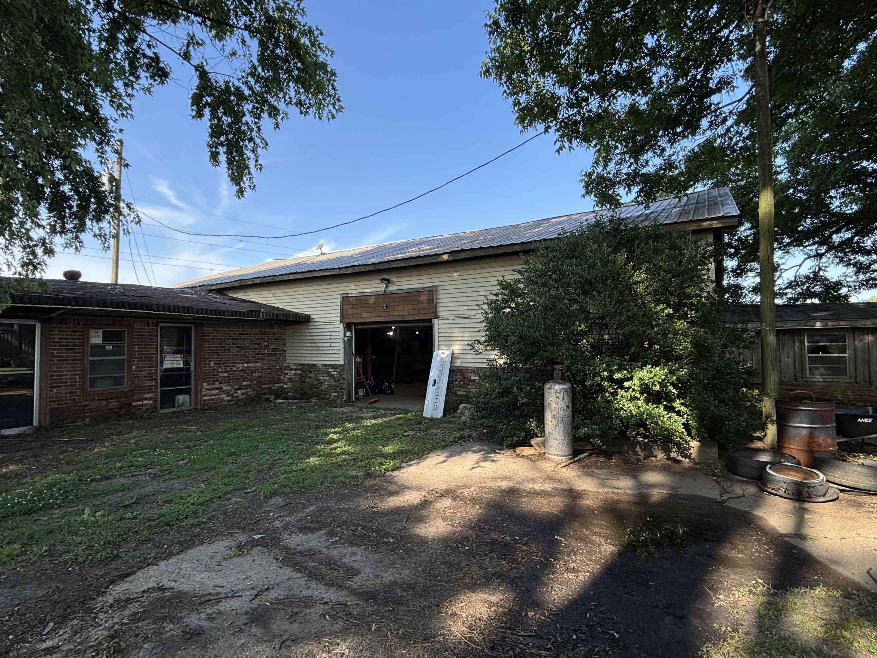 1702 S Ruddle Rd  Blytheville, AR