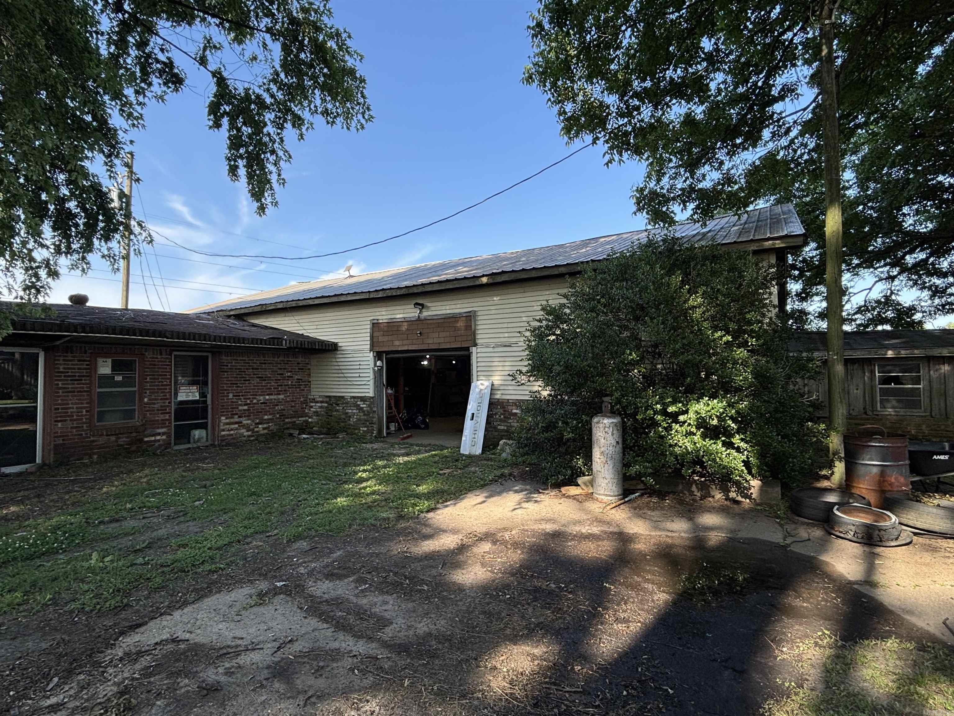 1702 S Ruddle Rd  Blytheville, AR