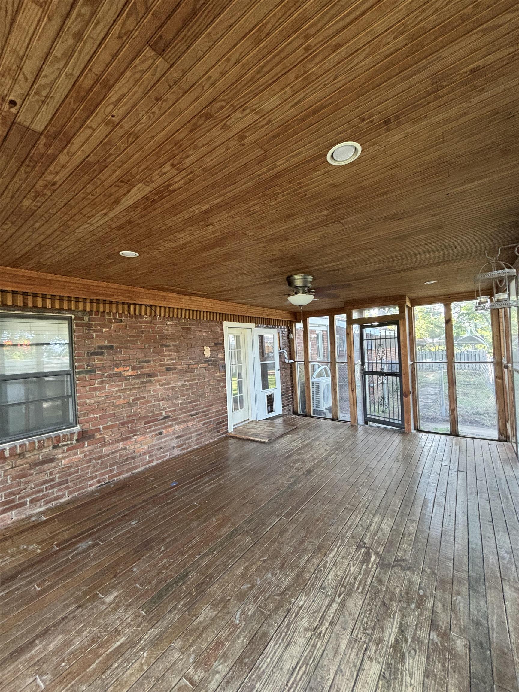1702 S Ruddle Rd  Blytheville, AR