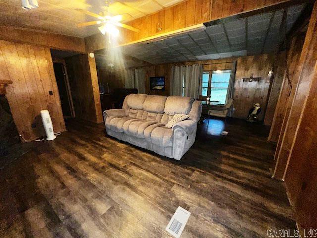 85 Stracner  Cleveland, AR