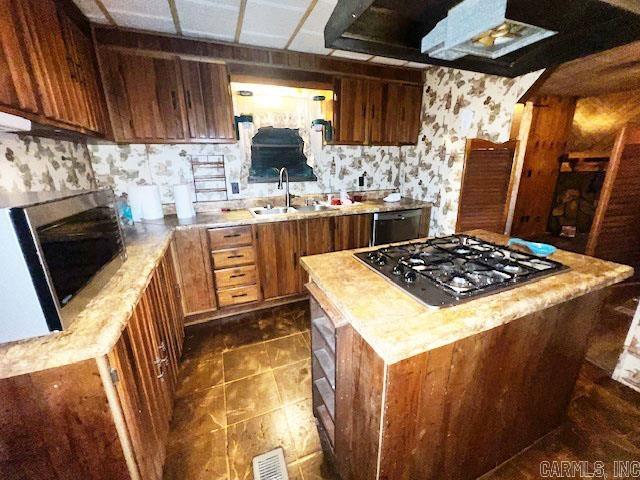 85 Stracner  Cleveland, AR