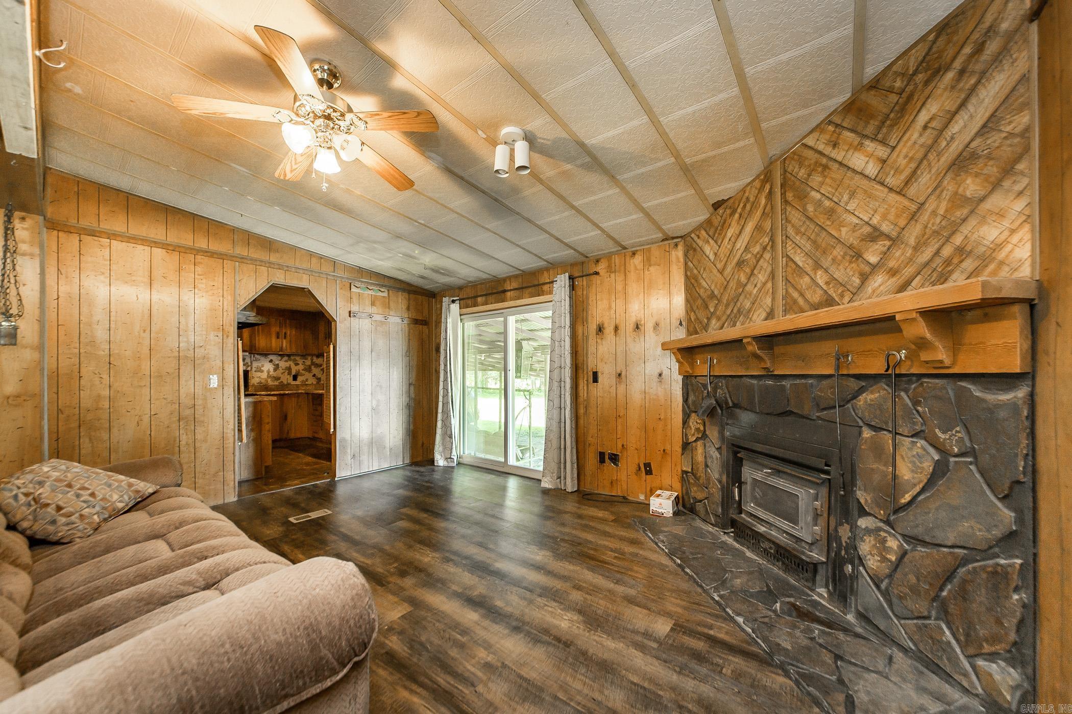 85 Stracner  Cleveland, AR