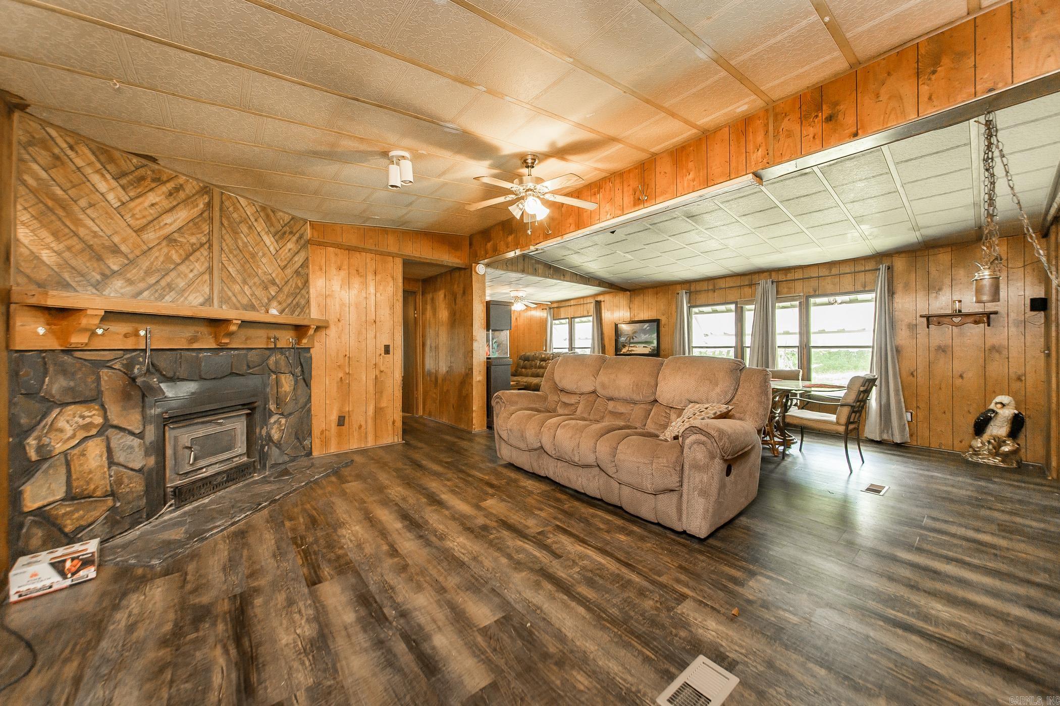 85 Stracner  Cleveland, AR