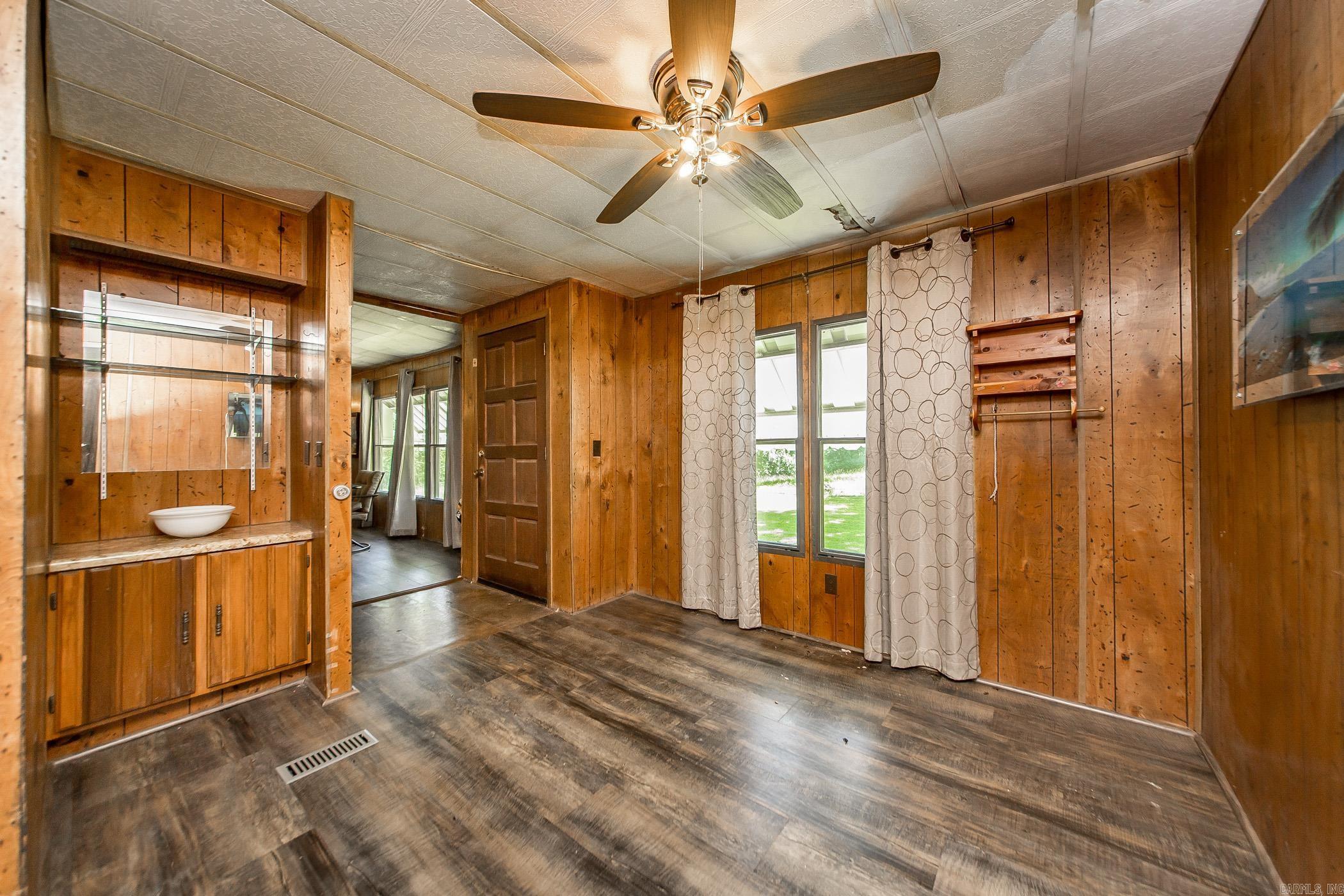 85 Stracner  Cleveland, AR