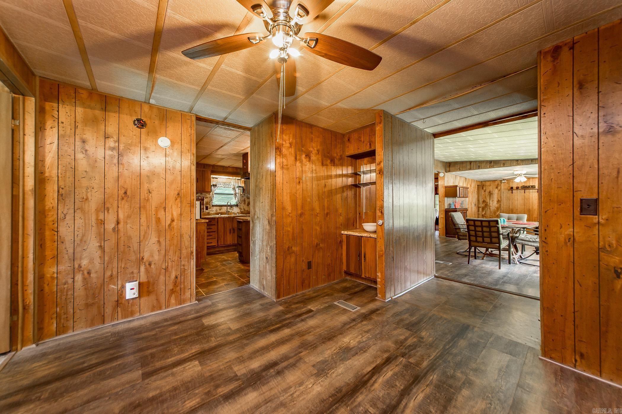 85 Stracner  Cleveland, AR