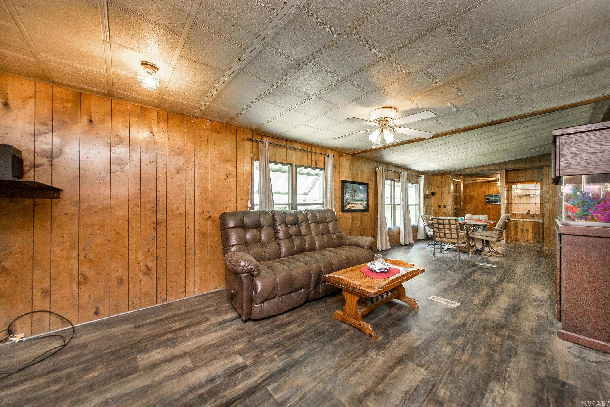 85 Stracner  Cleveland, AR
