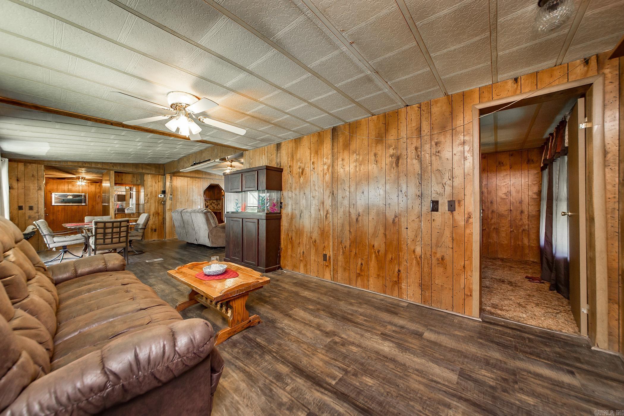 85 Stracner  Cleveland, AR