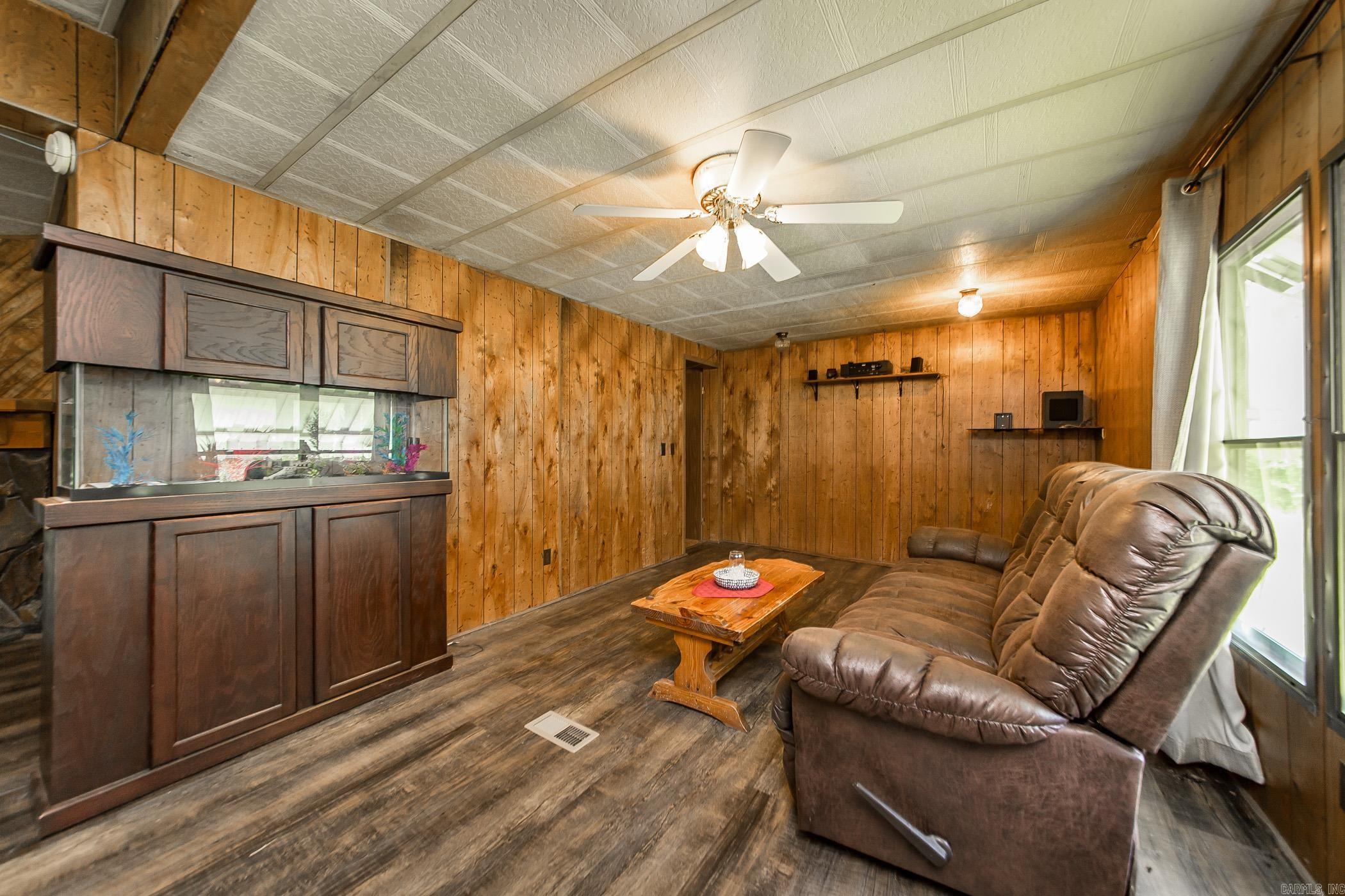 85 Stracner  Cleveland, AR