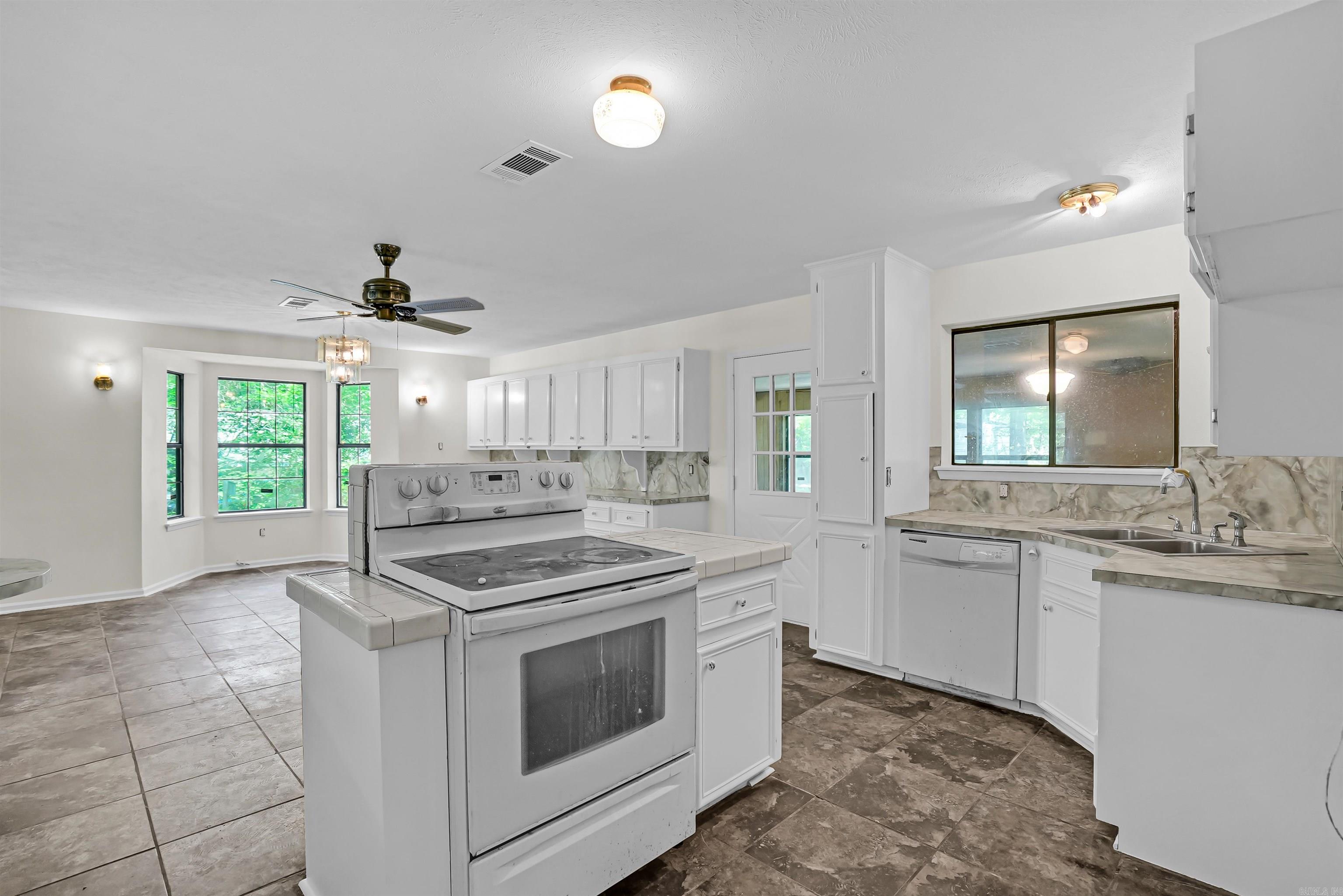 14 Thousand Oaks  Conway, AR