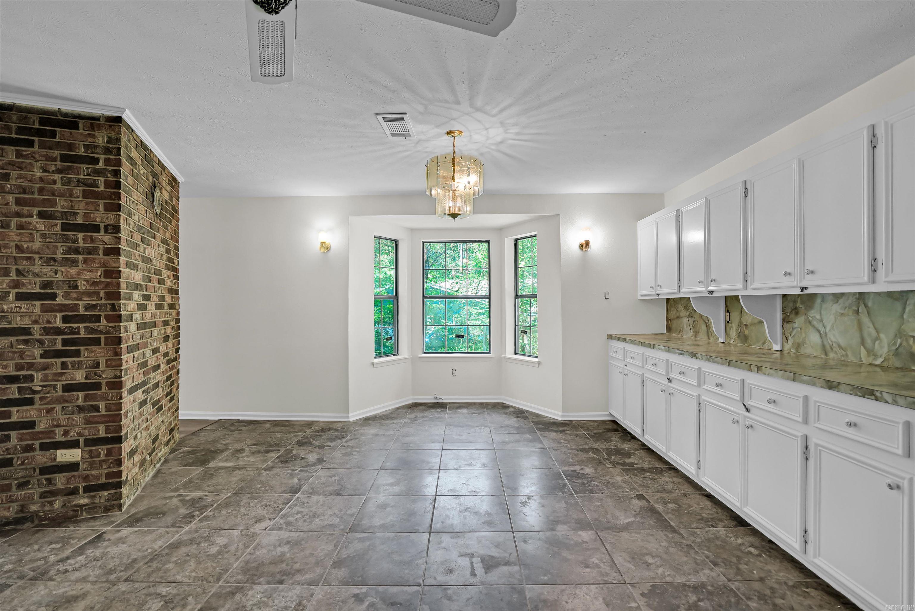 14 Thousand Oaks  Conway, AR