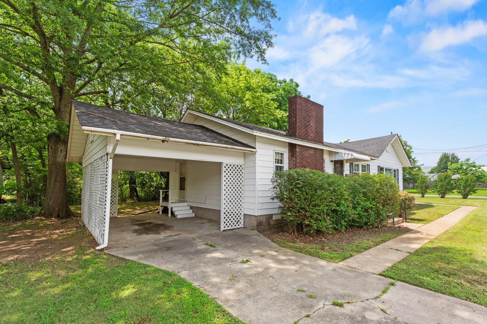 901 S Reine  Mena, AR
