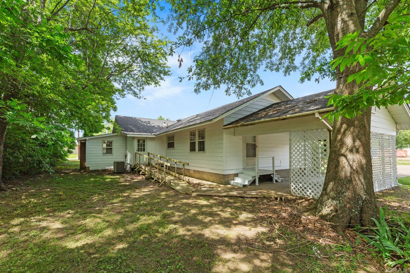 901 S Reine  Mena, AR