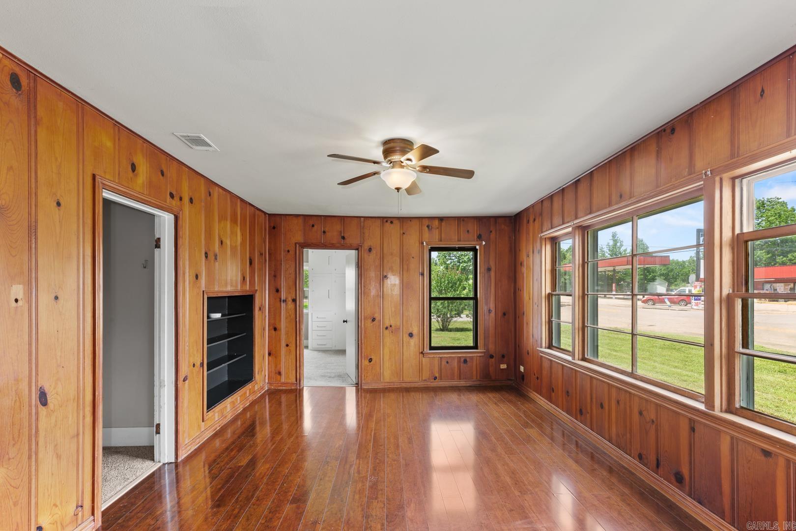 901 S Reine  Mena, AR