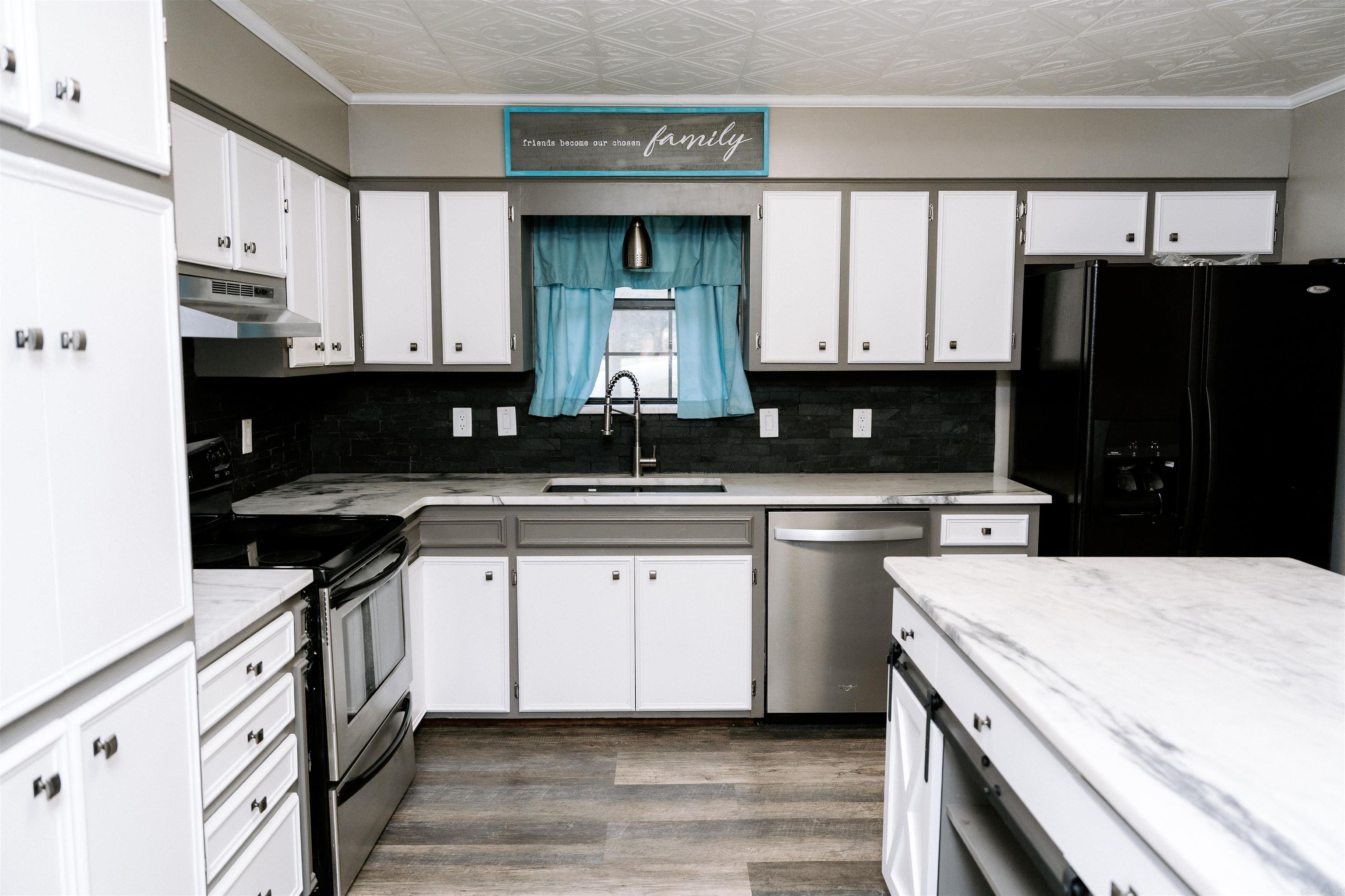 1700 CHITWOOD  Benton, AR